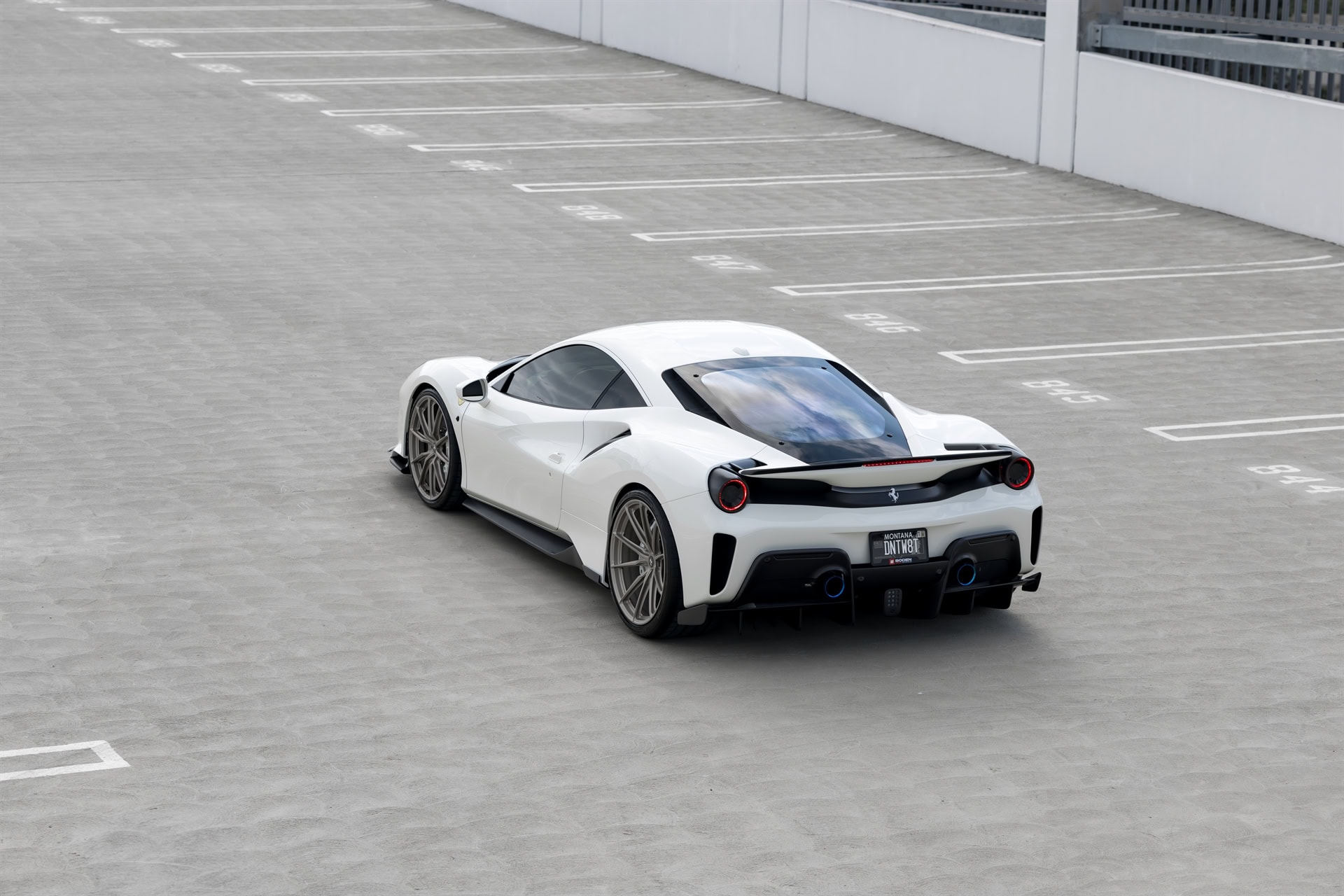 Ferrari 488 Pista | Bianco Avus | on HRE P104SC | Satin White Gold