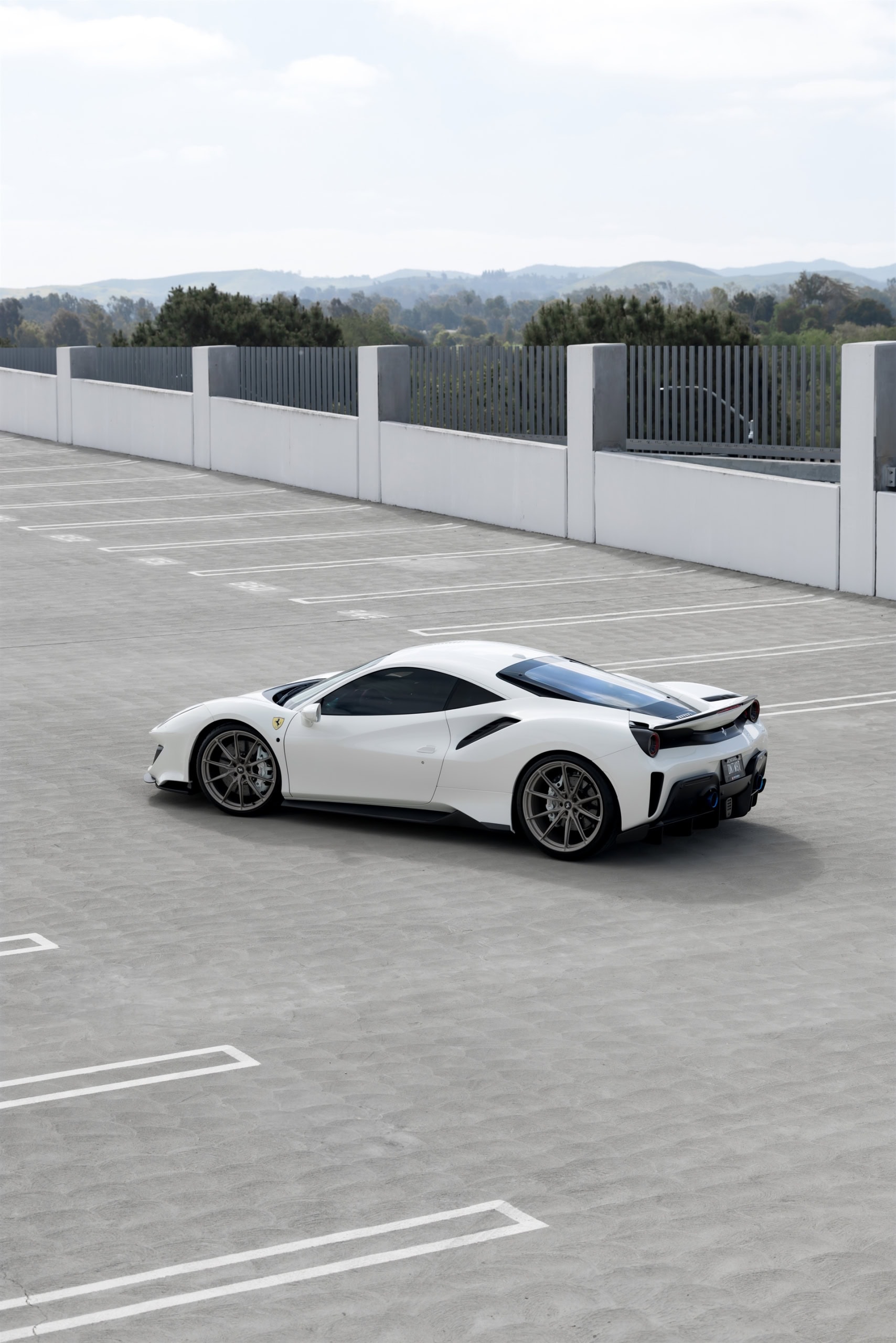 Ferrari 488 Pista | Bianco Avus | on HRE P104SC | Satin White Gold