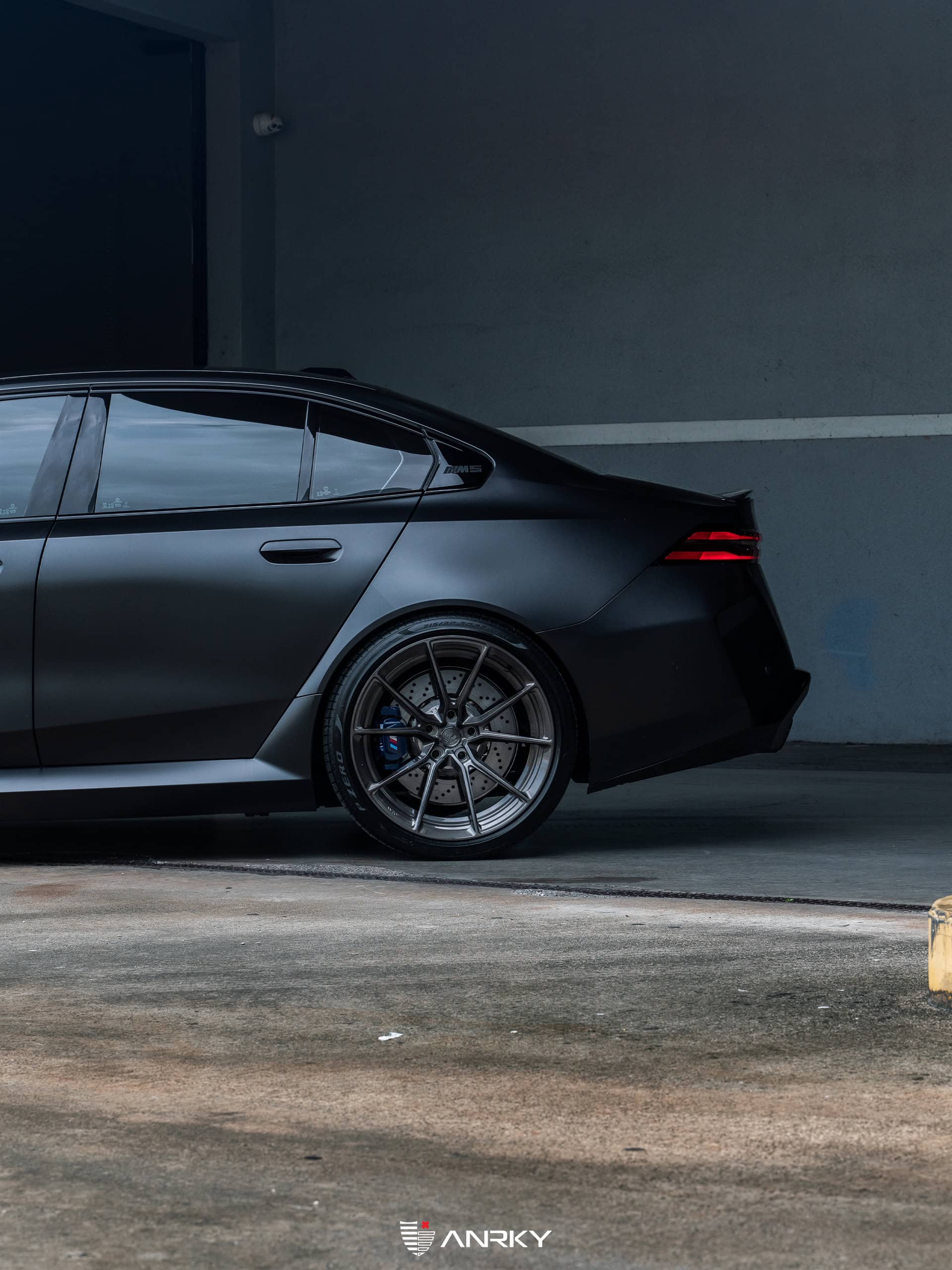 BMW G90 M5 – AN22 SeriesTWO