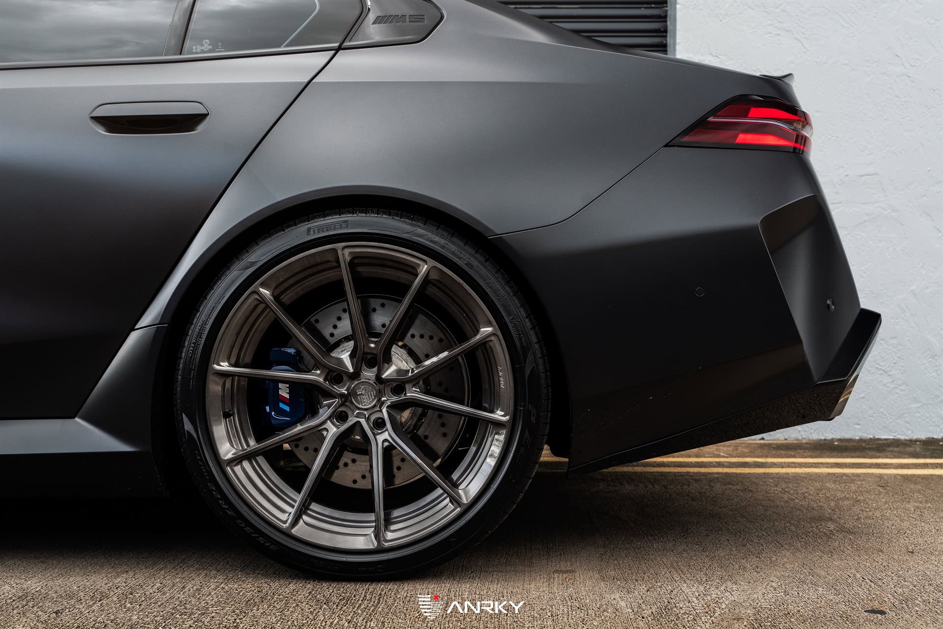 BMW G90 M5 – AN22 SeriesTWO