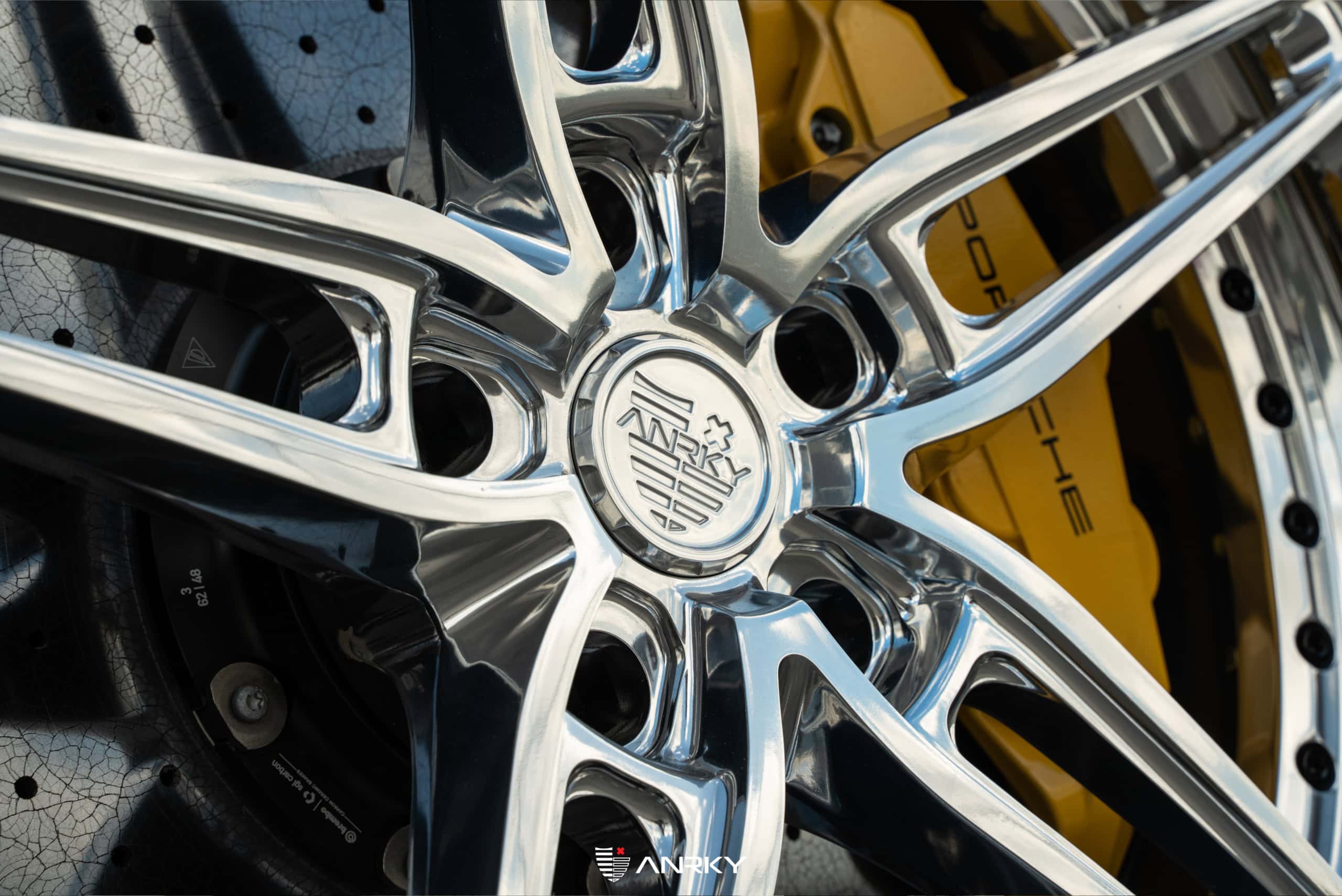 Porsche 992 Turbo – AN27 SeriesTWO