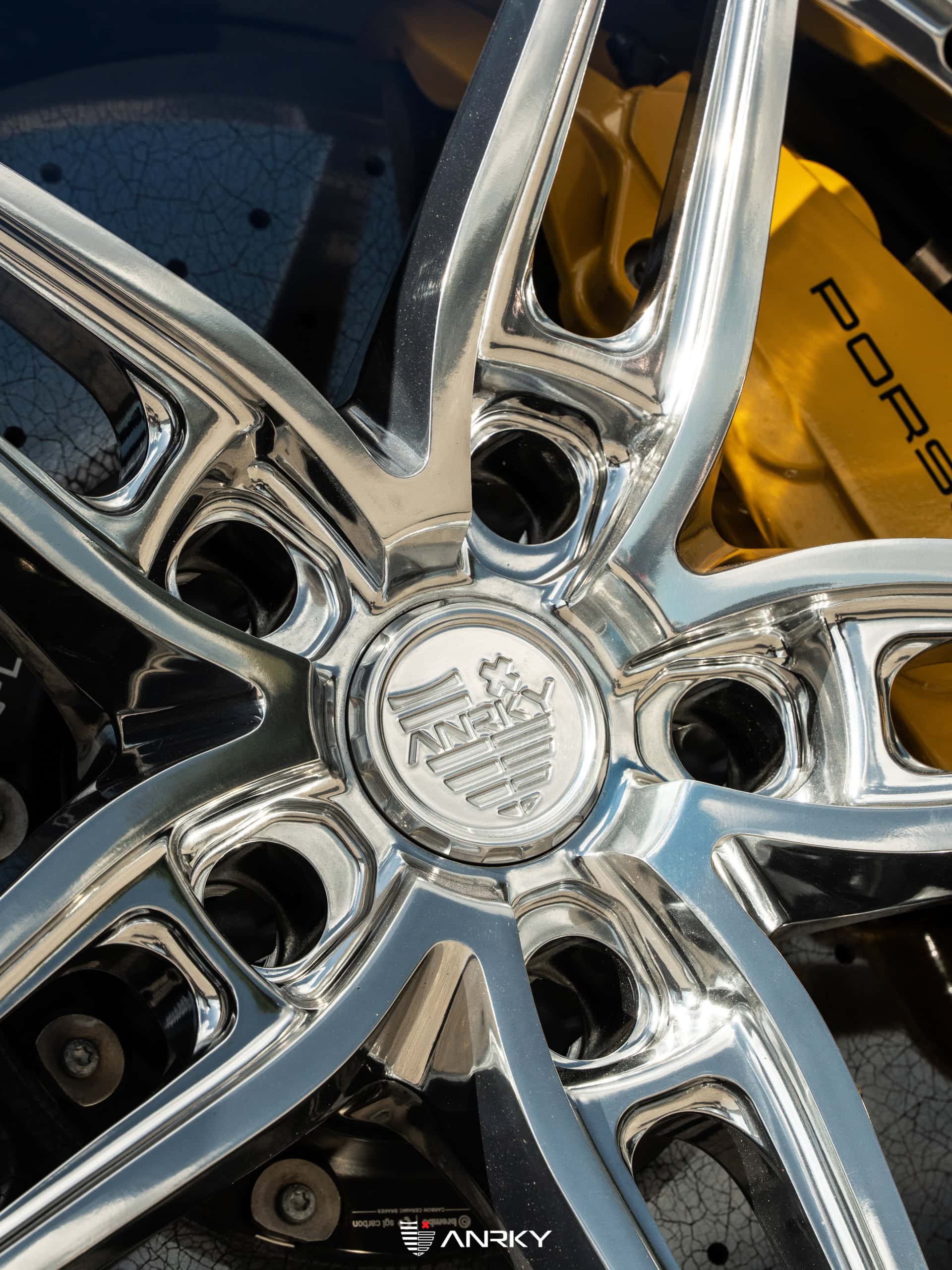 Porsche 992 Turbo – AN27 SeriesTWO