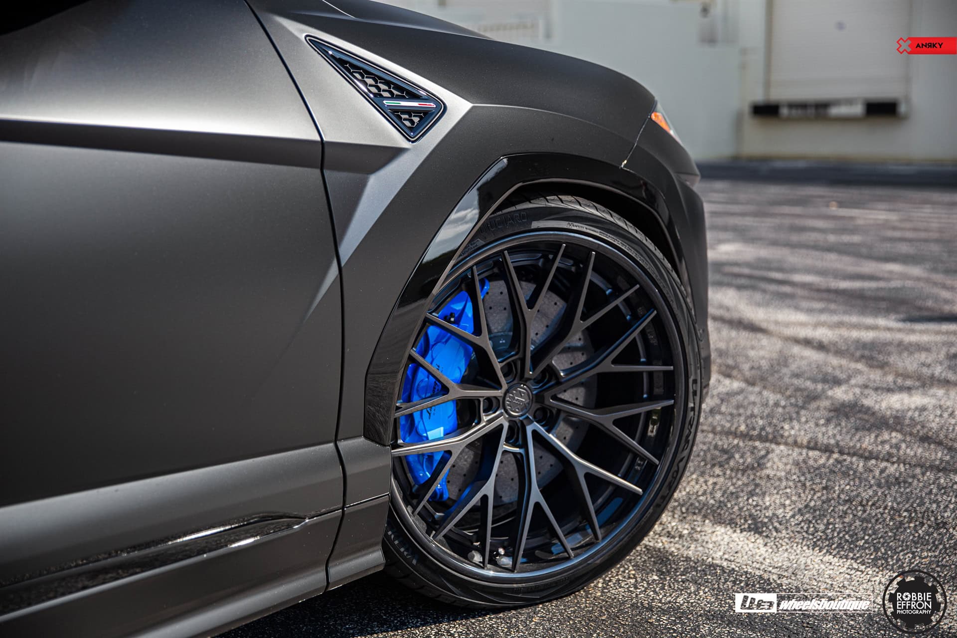 ANRKY AN30 | Black Lamborghini Urus