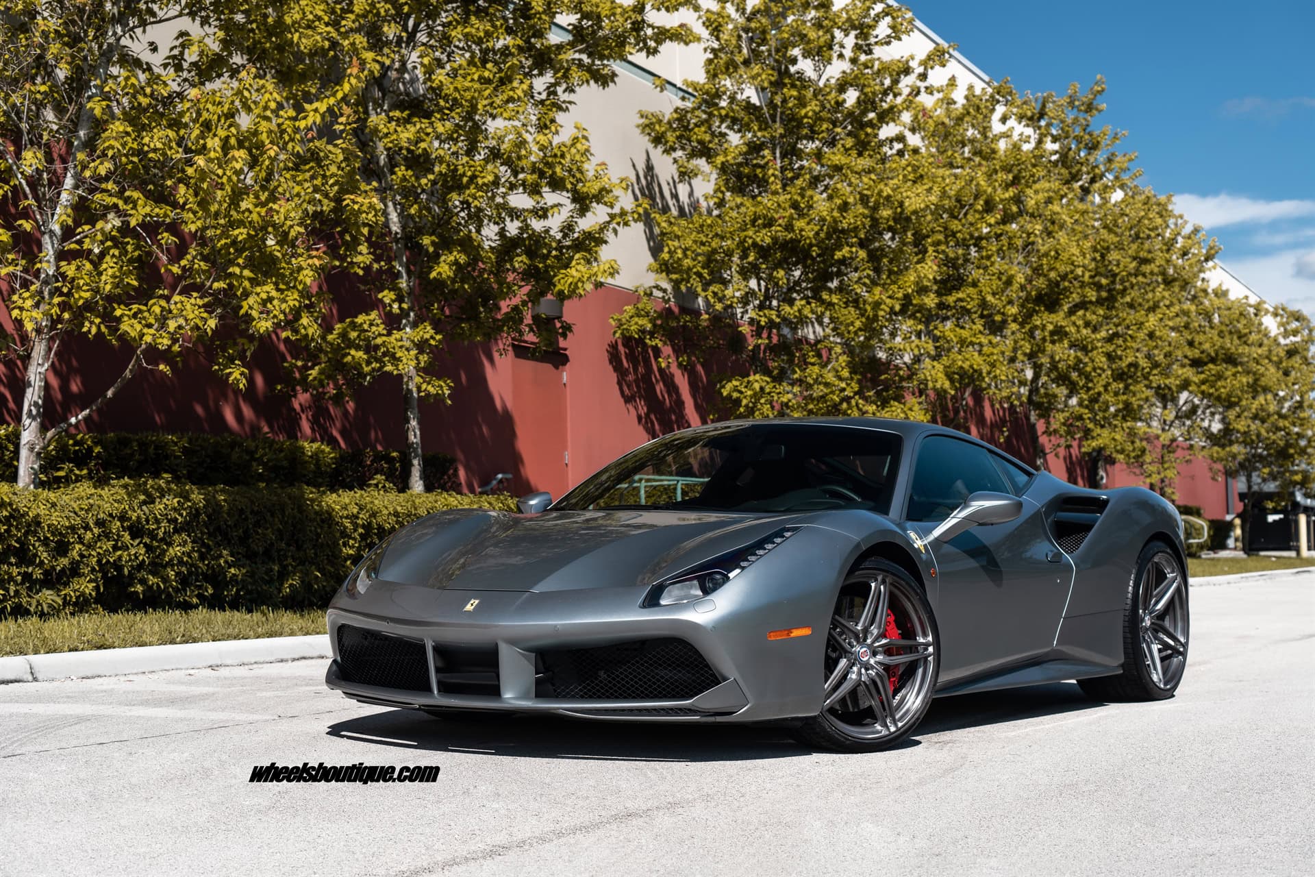 Ferrari 488 GTB | Grigio Silverstone | on HRE P107SC | Brushed Dark Clear