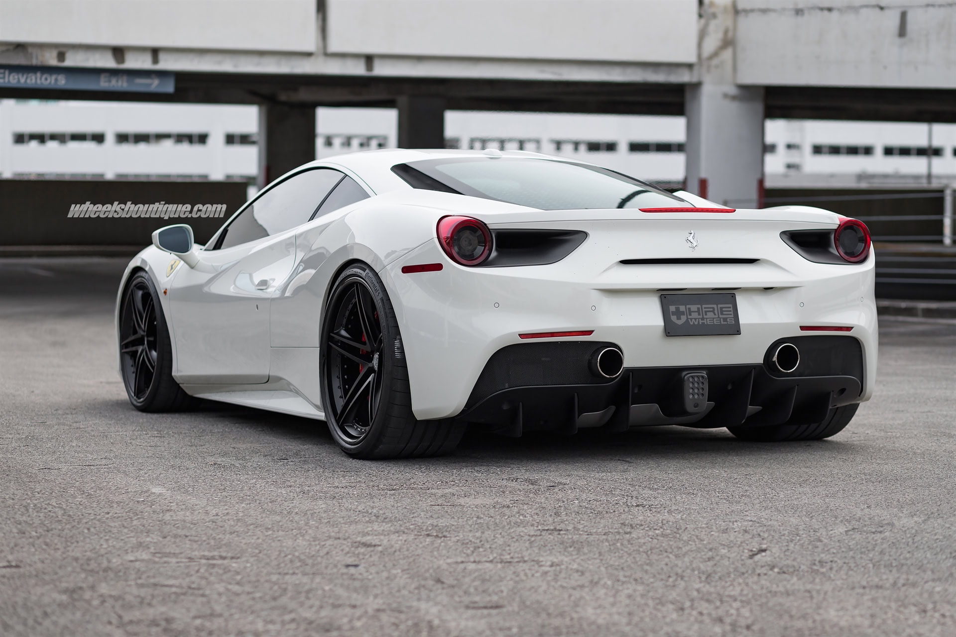 Ferrari 488 | Bianco Avus | on HRE S207 | Satin Black