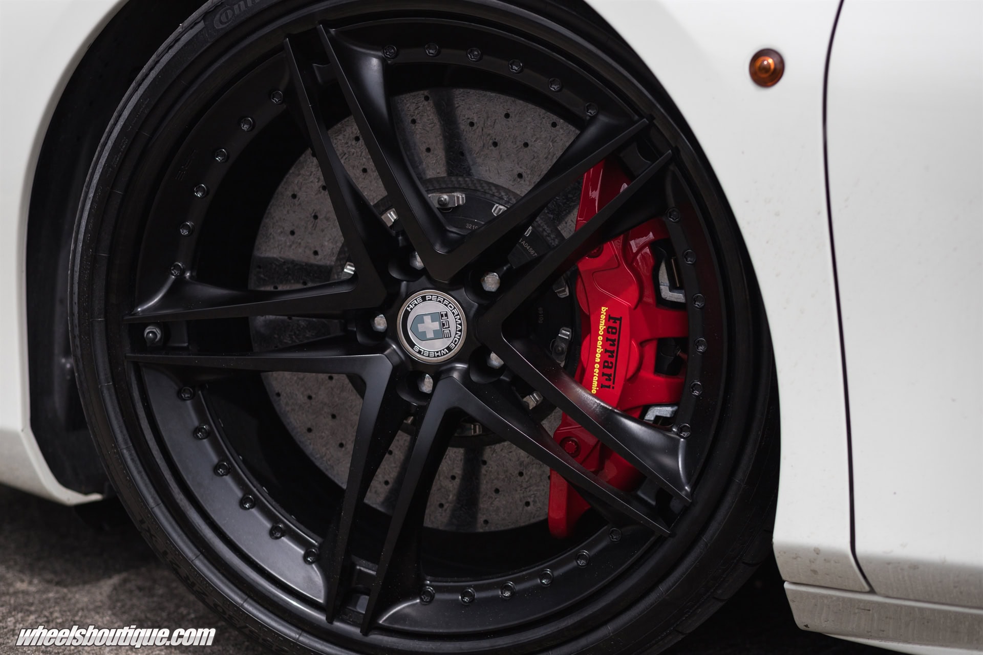 Ferrari 488 | Bianco Avus | on HRE S207 | Satin Black
