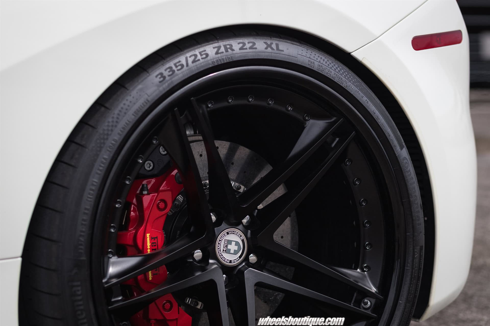 Ferrari 488 | Bianco Avus | on HRE S207 | Satin Black