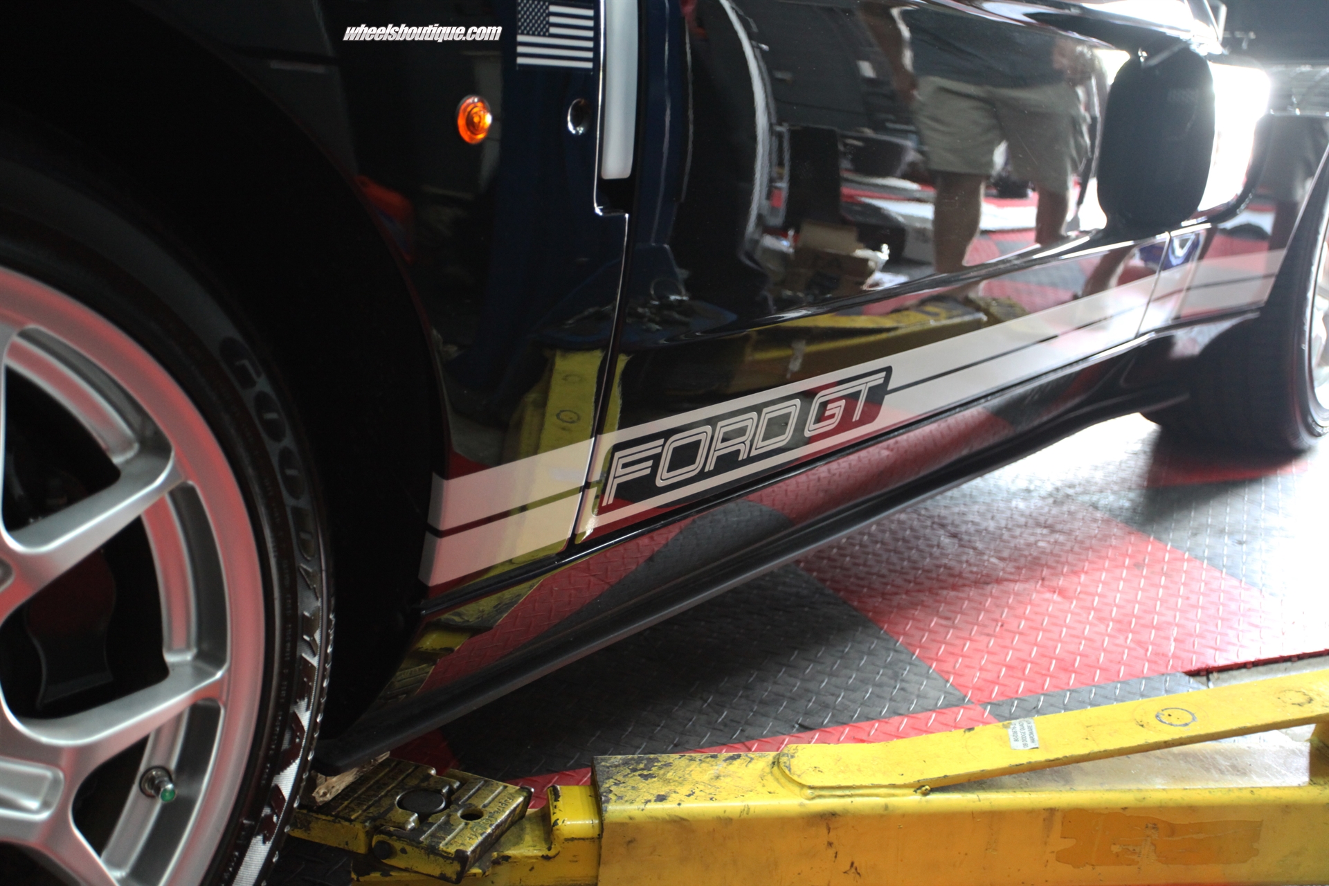 Ford GT stops by WB