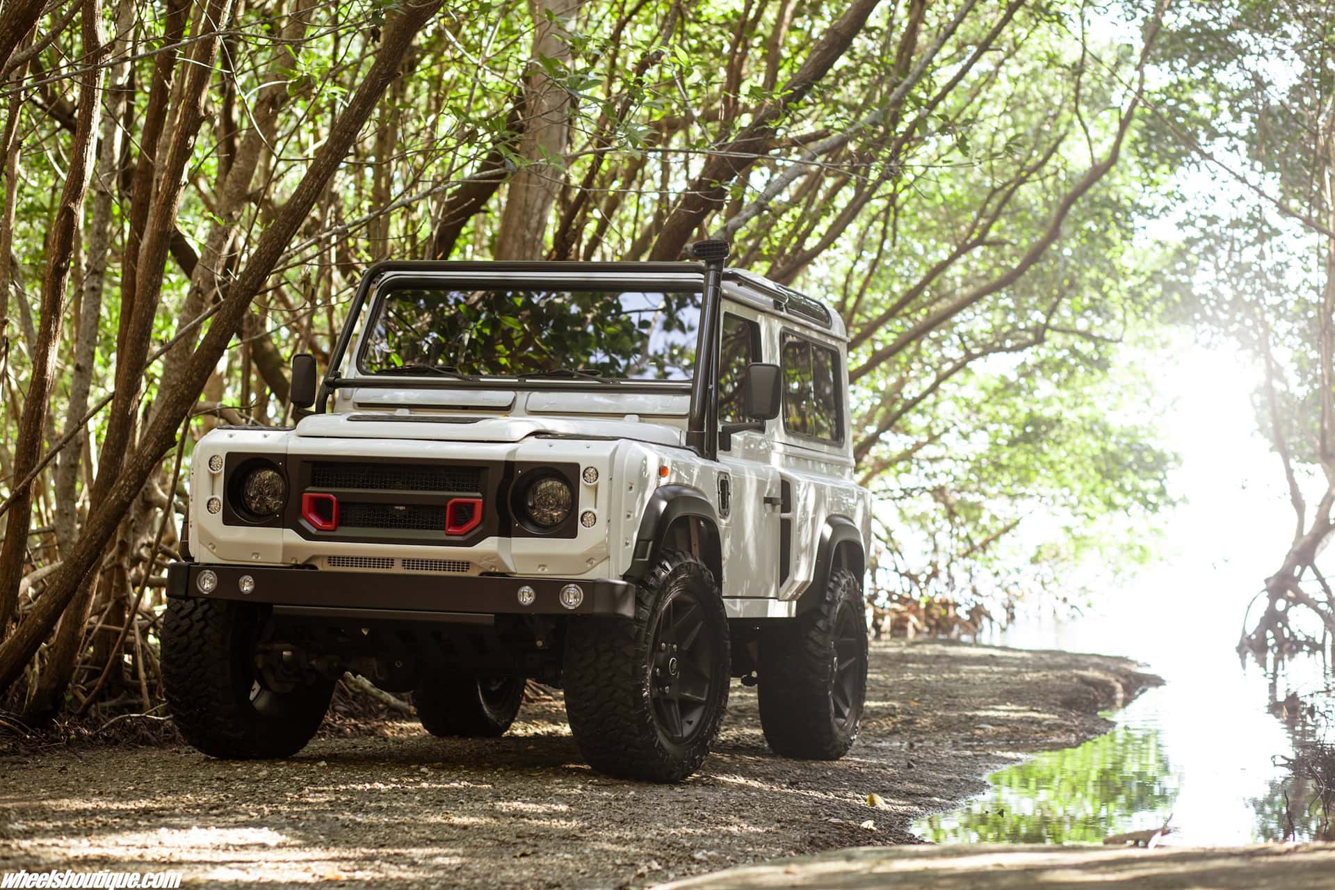 Land Rover Defender – Kahn Design WideBody