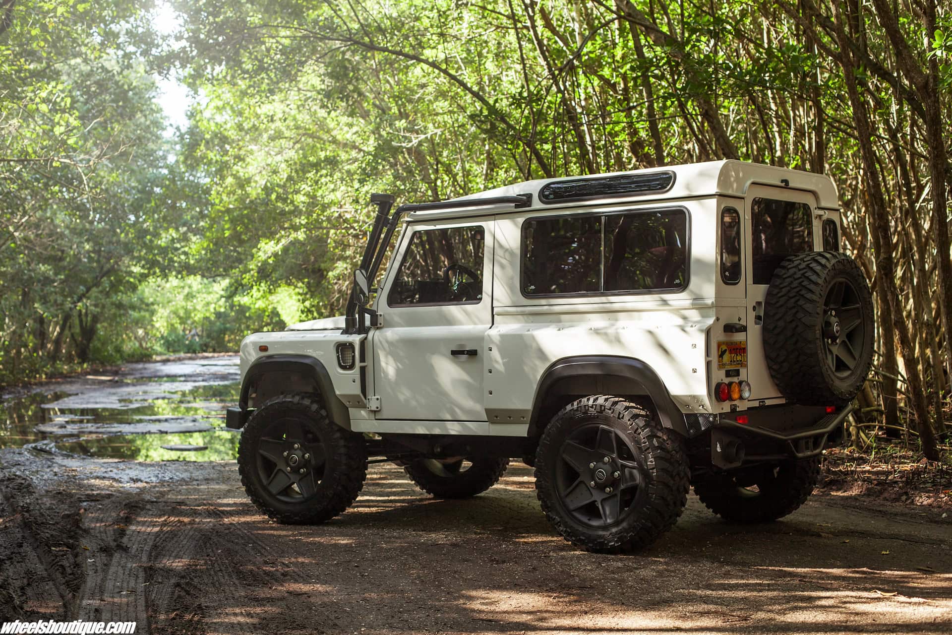 Land Rover Defender – Kahn Design WideBody
