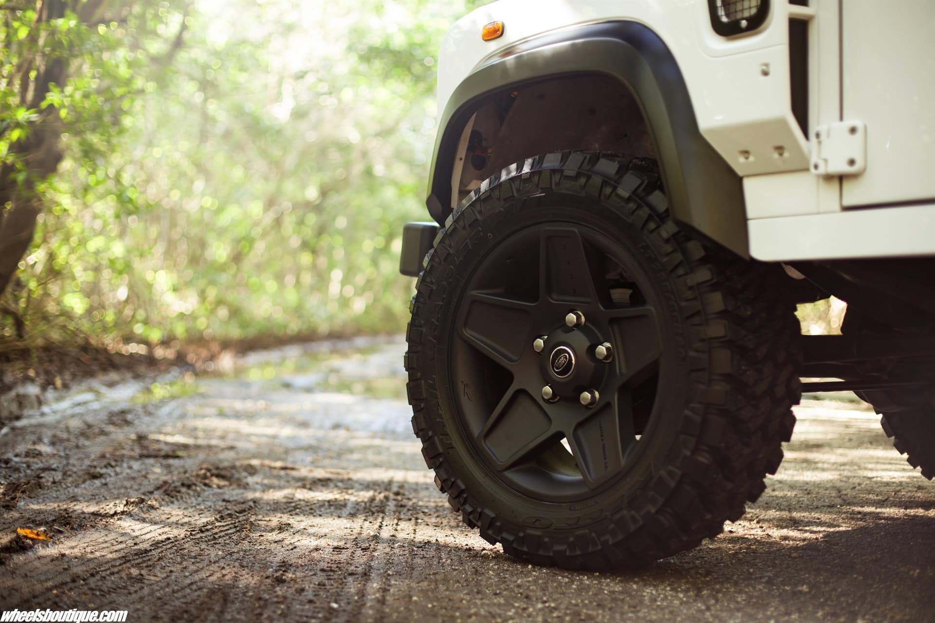 Land Rover Defender – Kahn Design WideBody