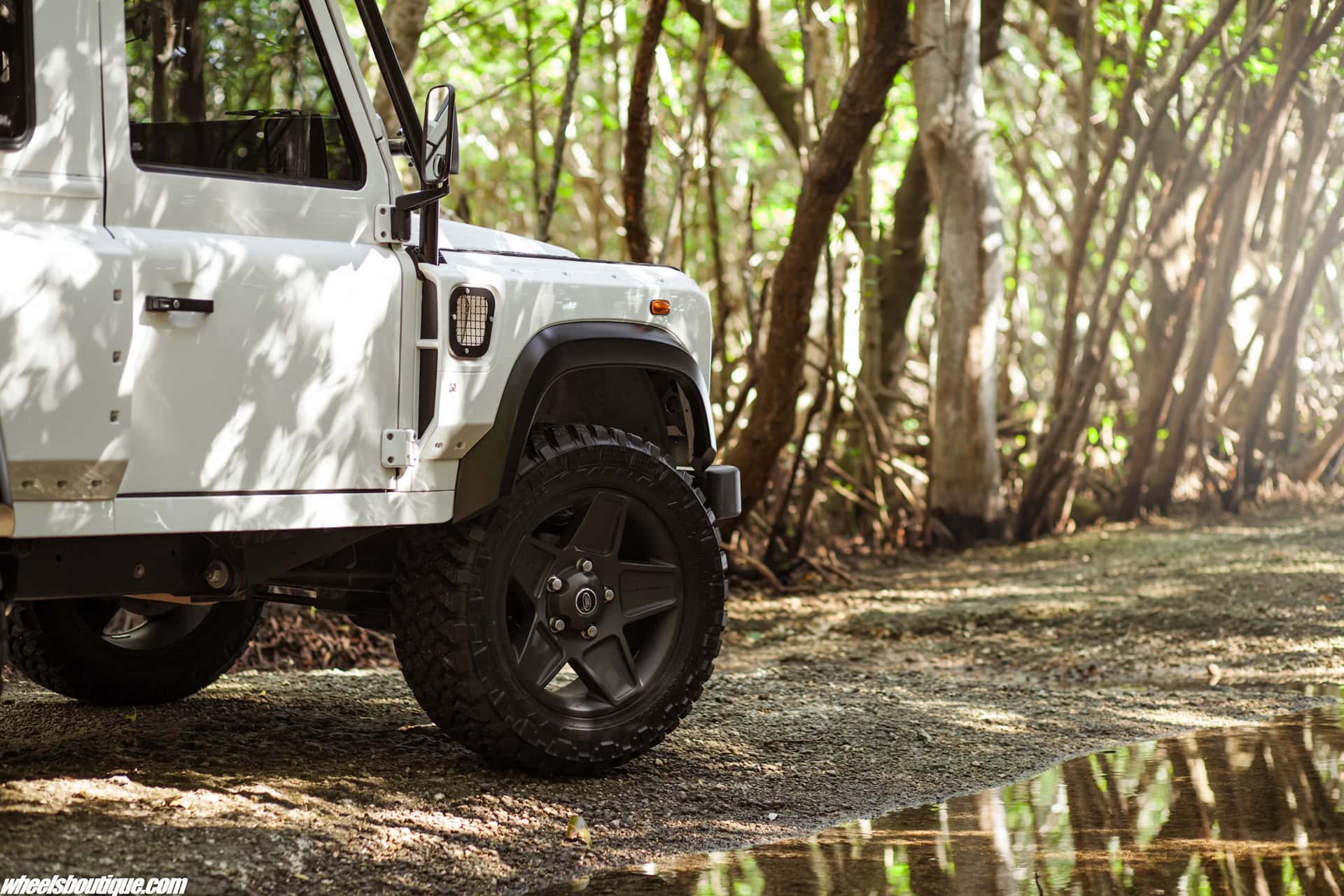 Land Rover Defender – Kahn Design WideBody