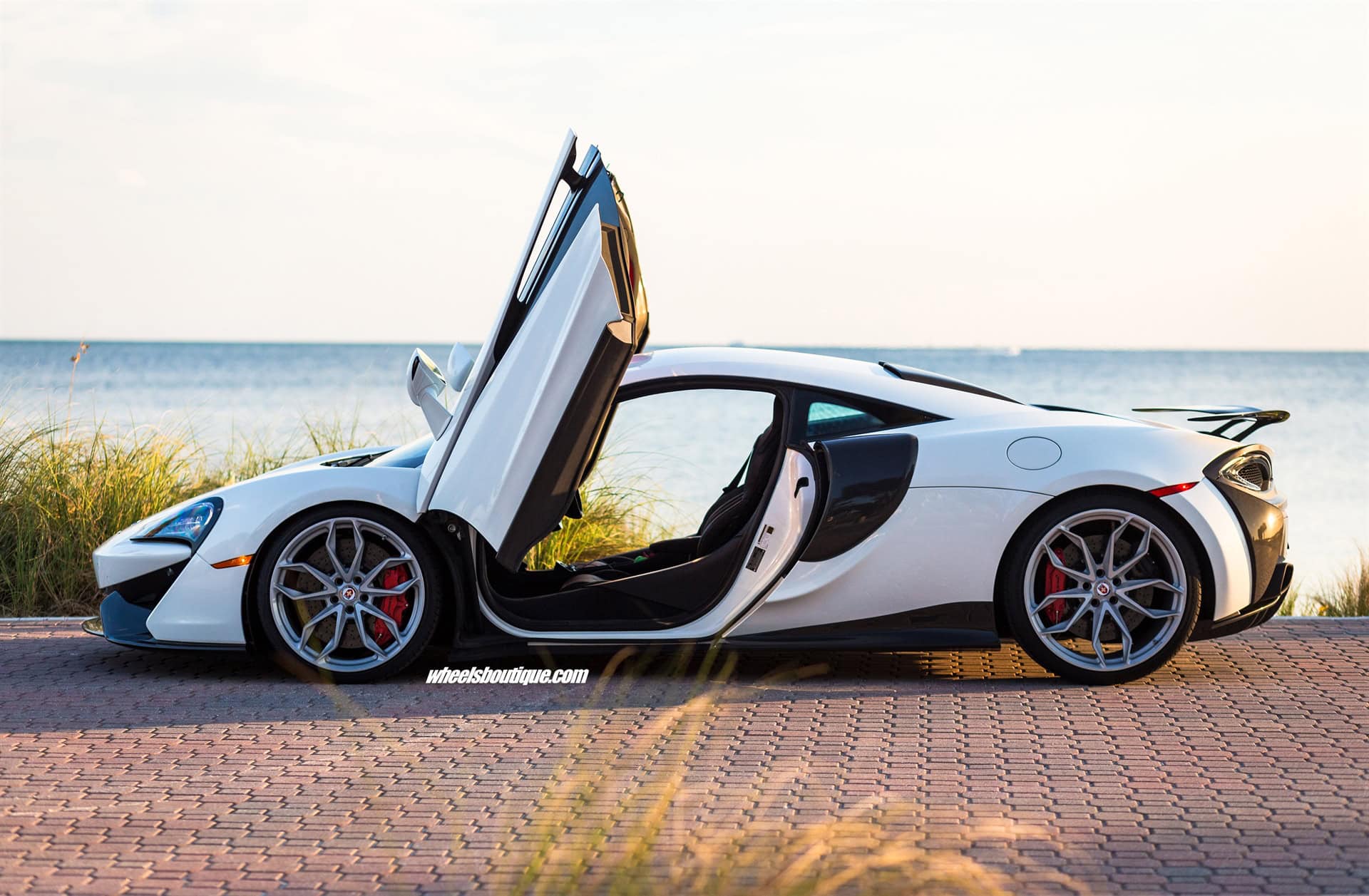 HRE P201 w/ Novitec Full Carbon Aero Kit | Mclaren 570S