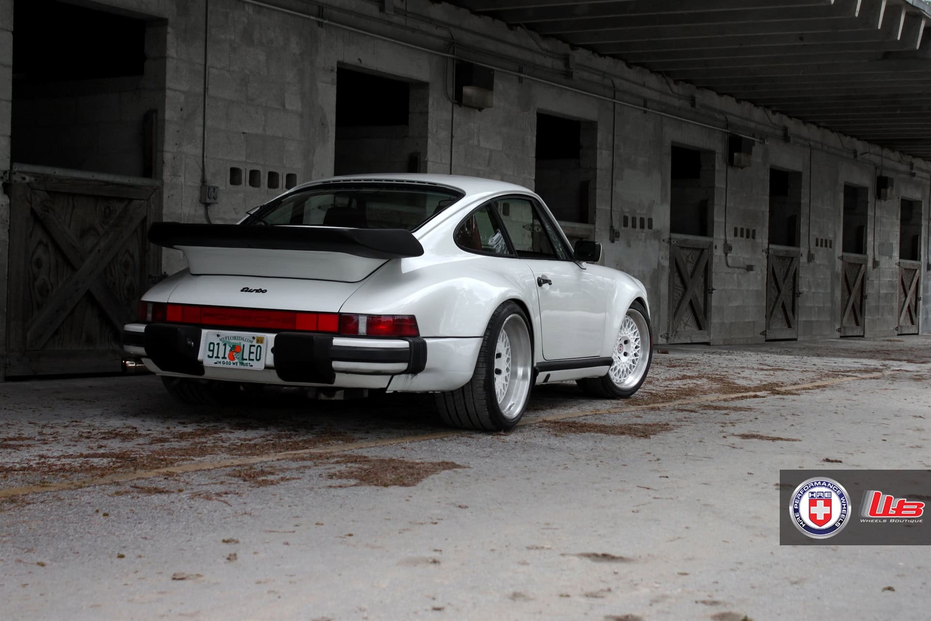 PORSCHE 930 TURBO ON HRE 501