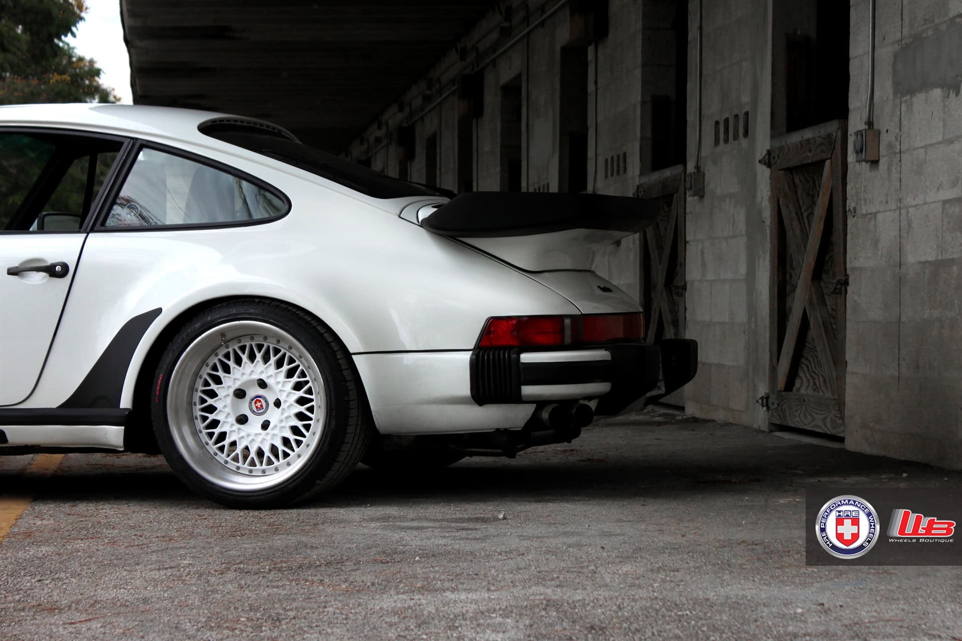 PORSCHE 930 TURBO ON HRE 501