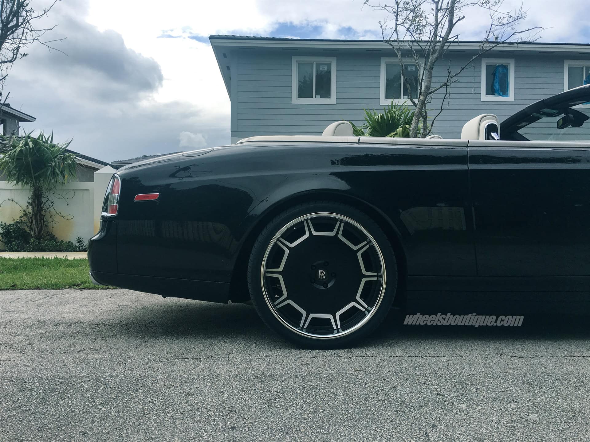 Giovanna Barbados | Rolls Royce Drophead Coupe