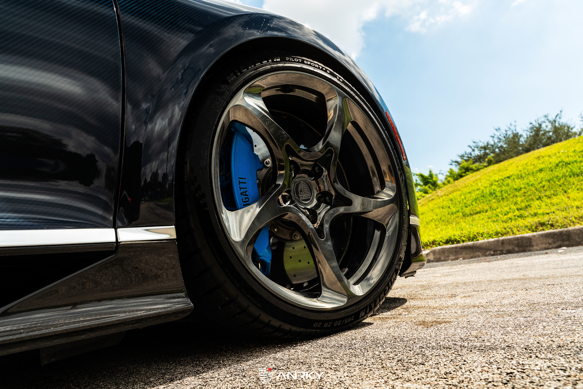 Bugatti Chiron | on ANRKY XR-105 | Mirror Polished Smoke