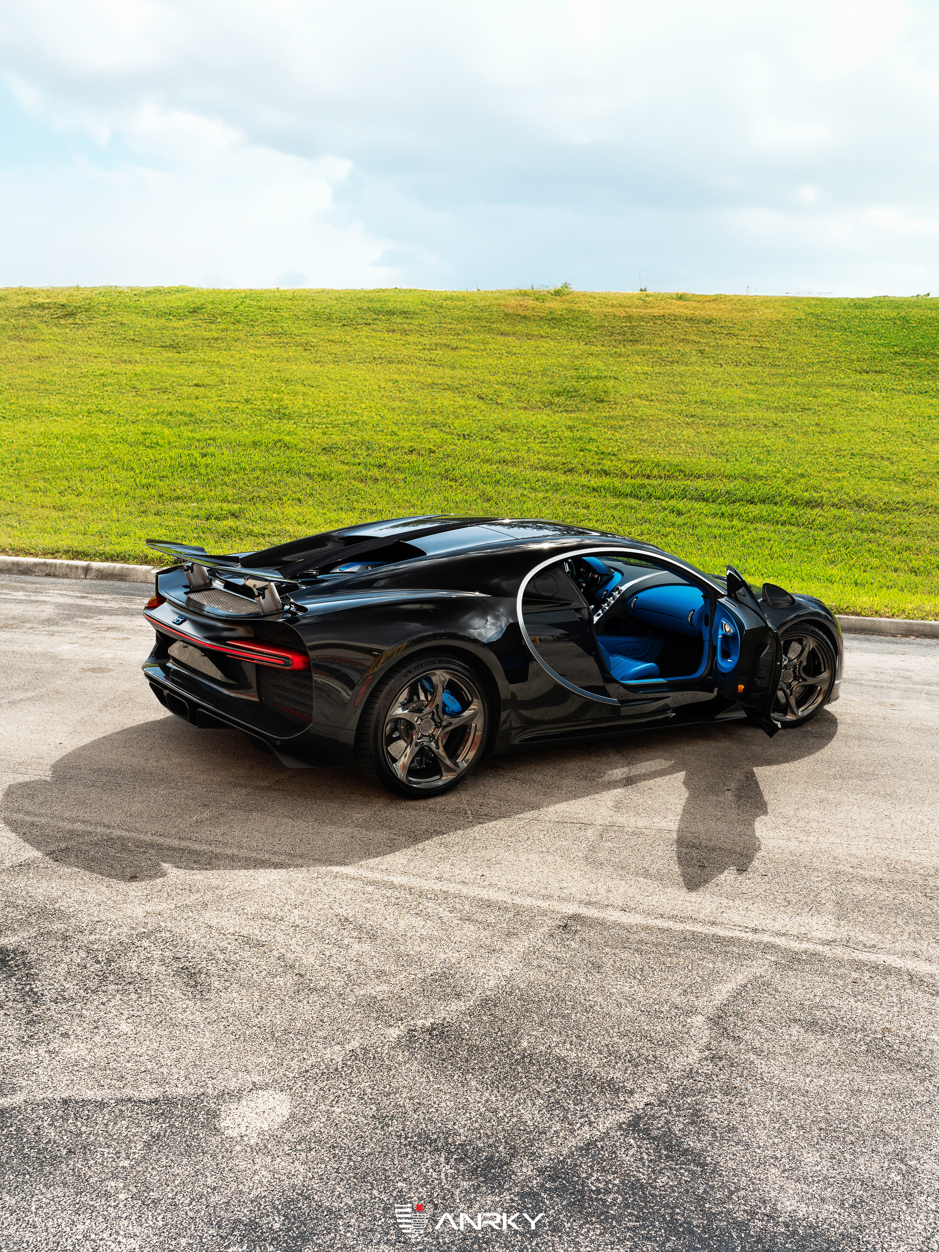 Bugatti Chiron | on ANRKY XR-105 | Mirror Polished Smoke