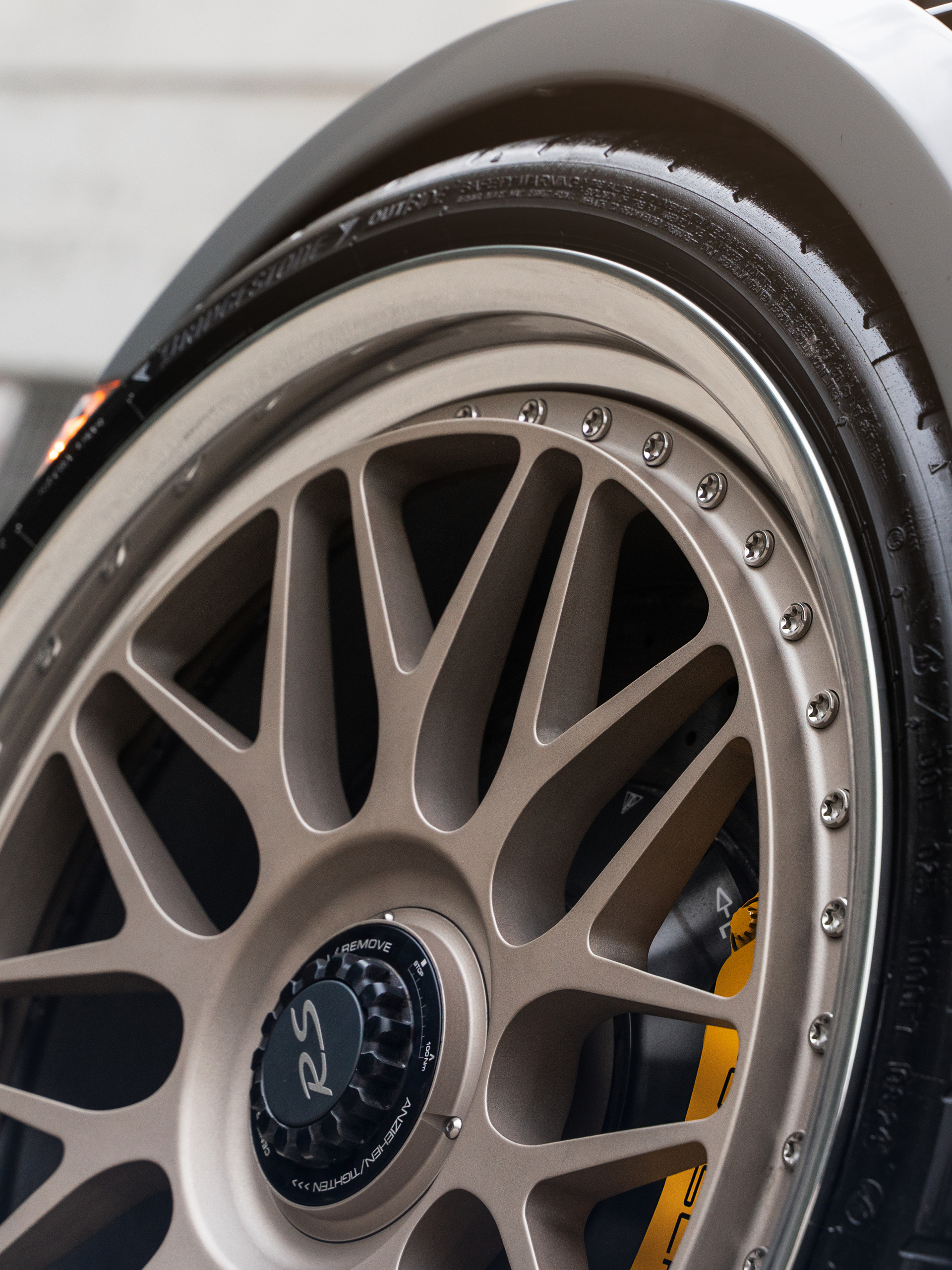 Porsche 991.2 GT2 RS on HRE 300 Classics