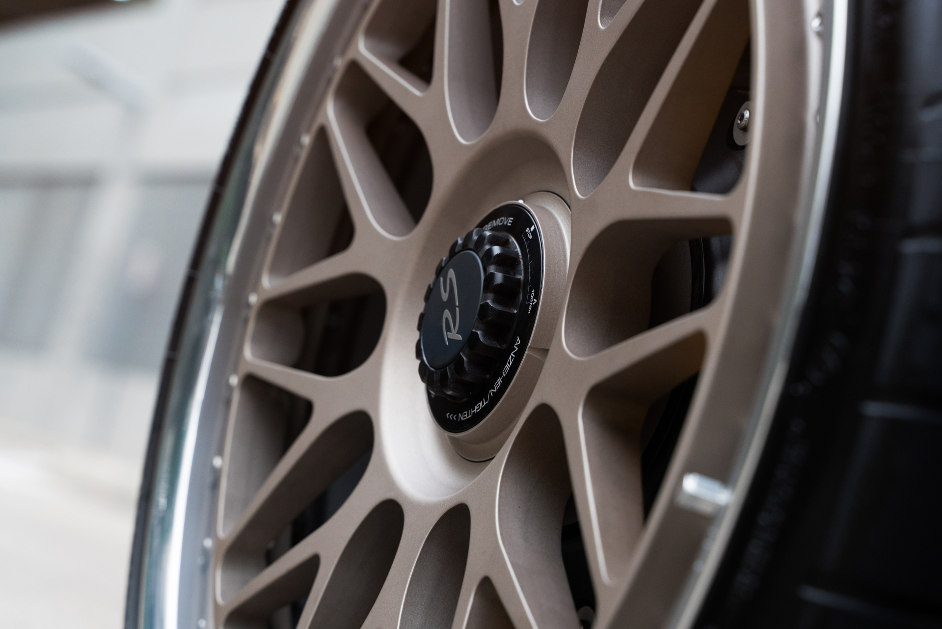 Porsche 991.2 GT2 RS on HRE 300 Classics