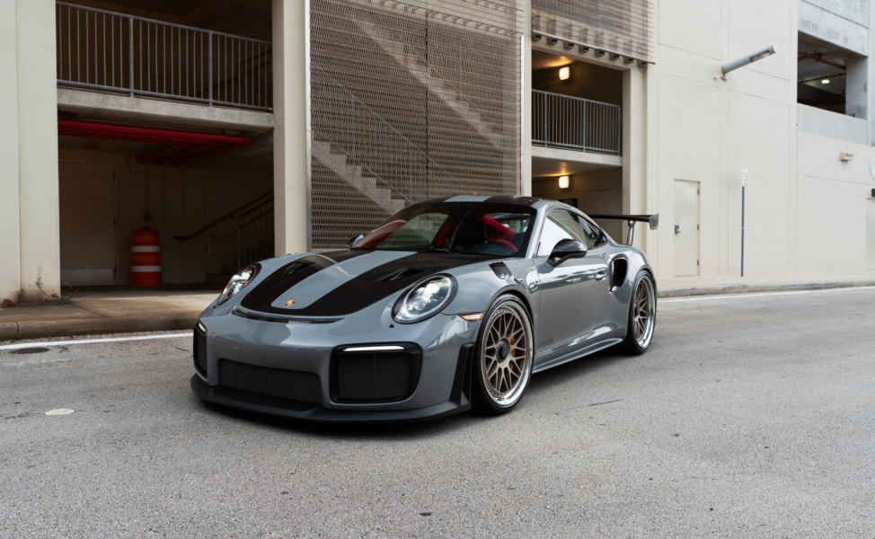 Porsche 991.2 GT2 RS on HRE 300 Classics