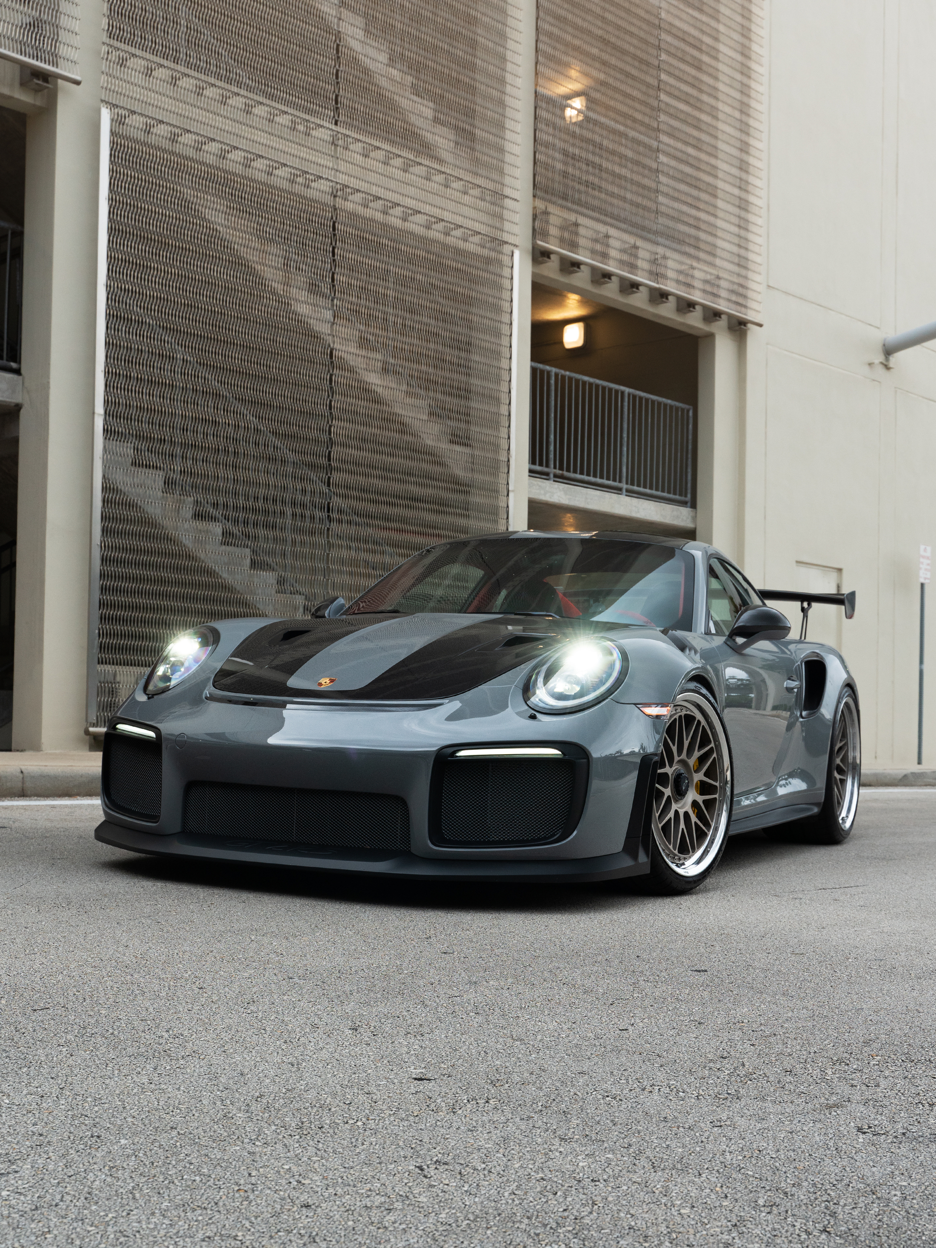 Porsche 991.2 GT2 RS on HRE 300 Classics