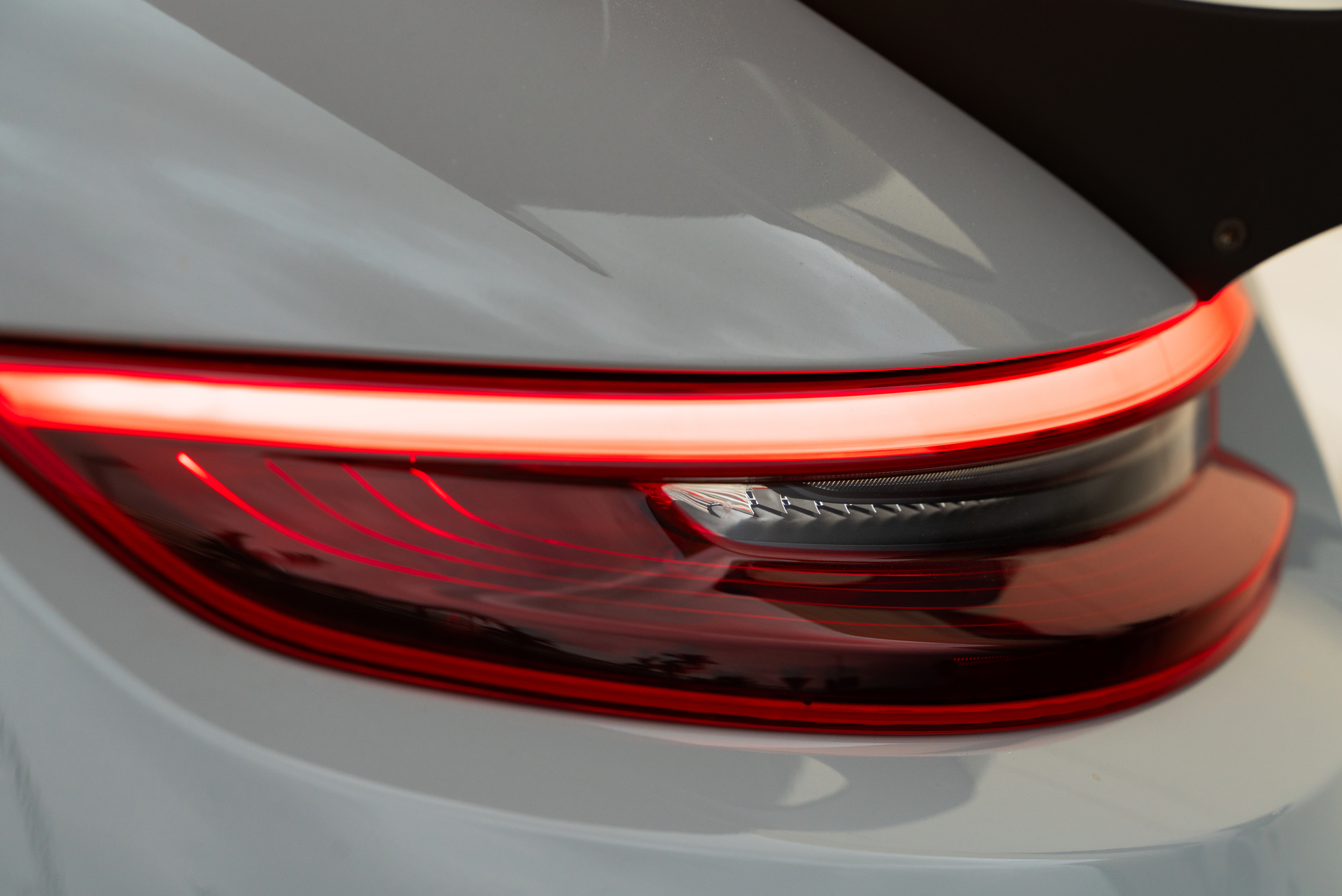 Porsche 991.2 GT2 RS on HRE 300 Classics