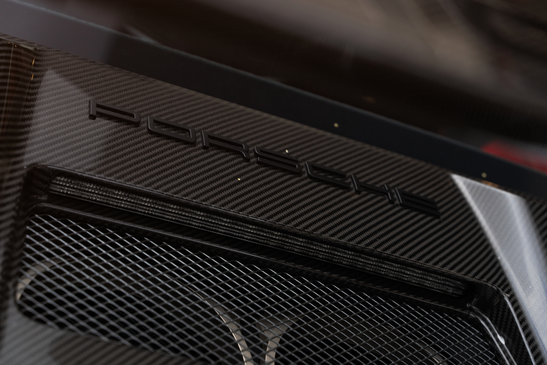 Porsche 991.2 GT2 RS on HRE 300 Classics