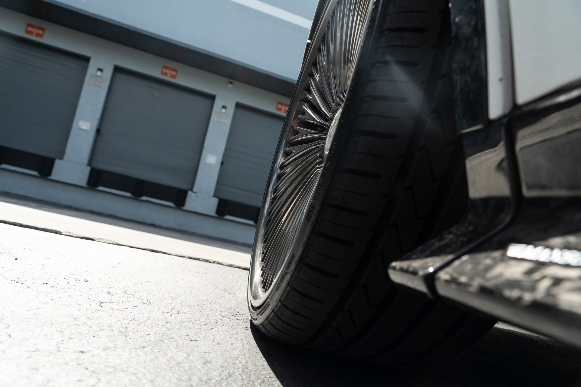 Rolls Royce Cullinan on Mansory Wheels and Body