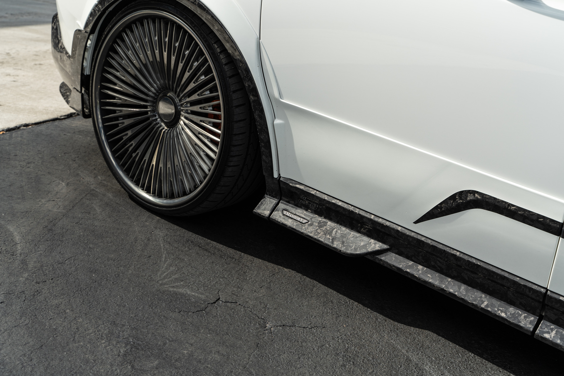 Rolls Royce Cullinan on Mansory Wheels and Body