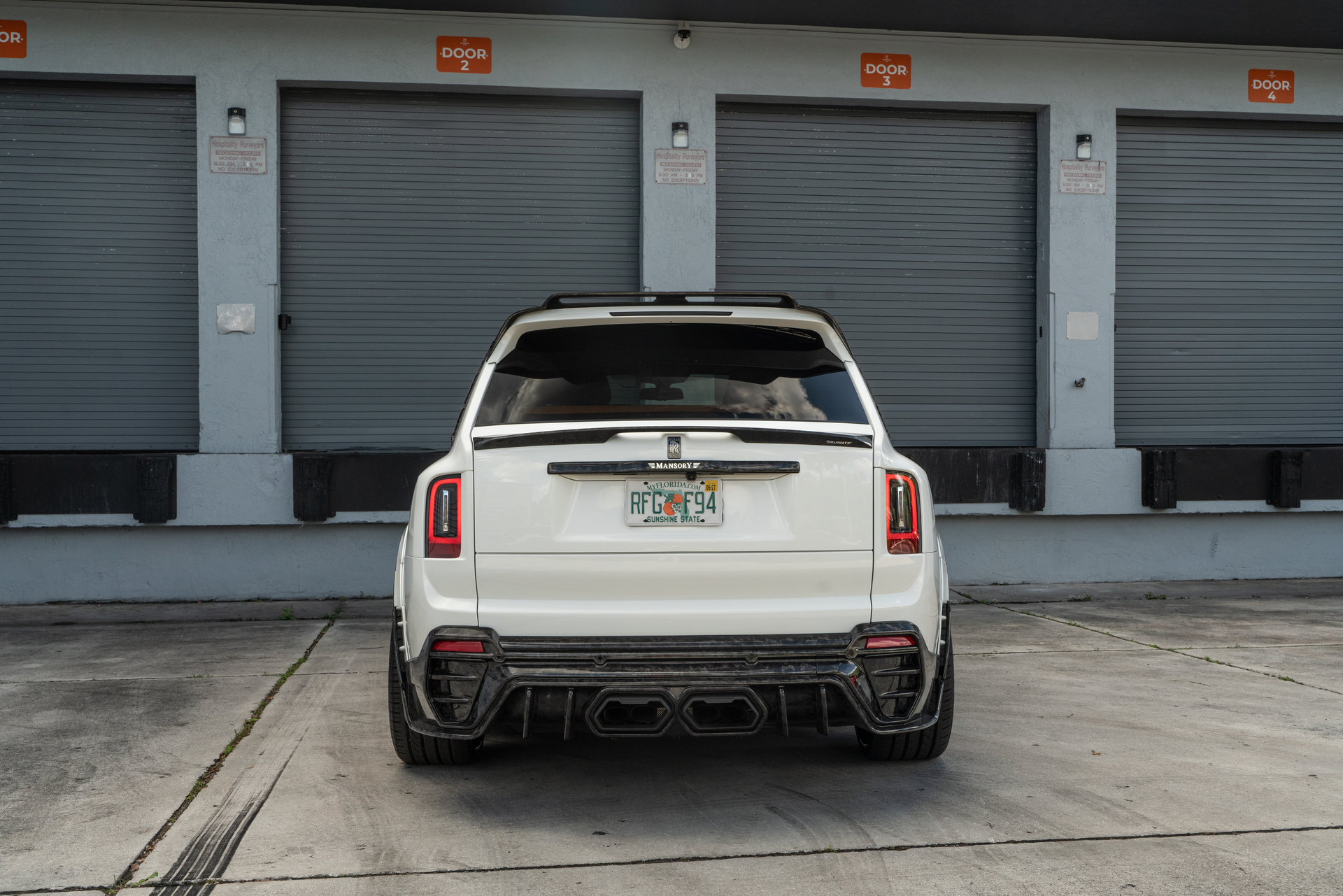 Rolls Royce Cullinan on Mansory Wheels and Body