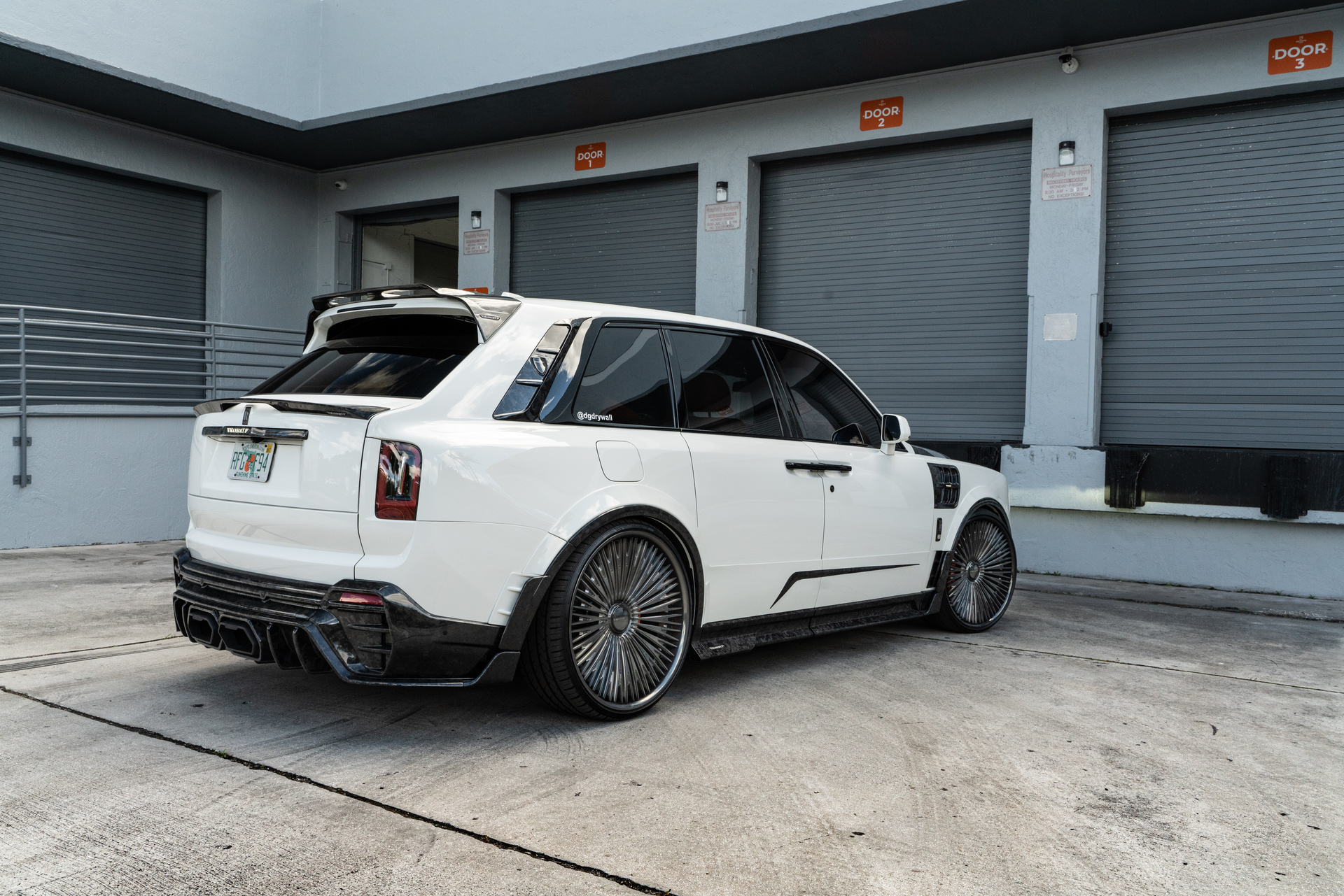 Rolls Royce Cullinan on Mansory Wheels and Body