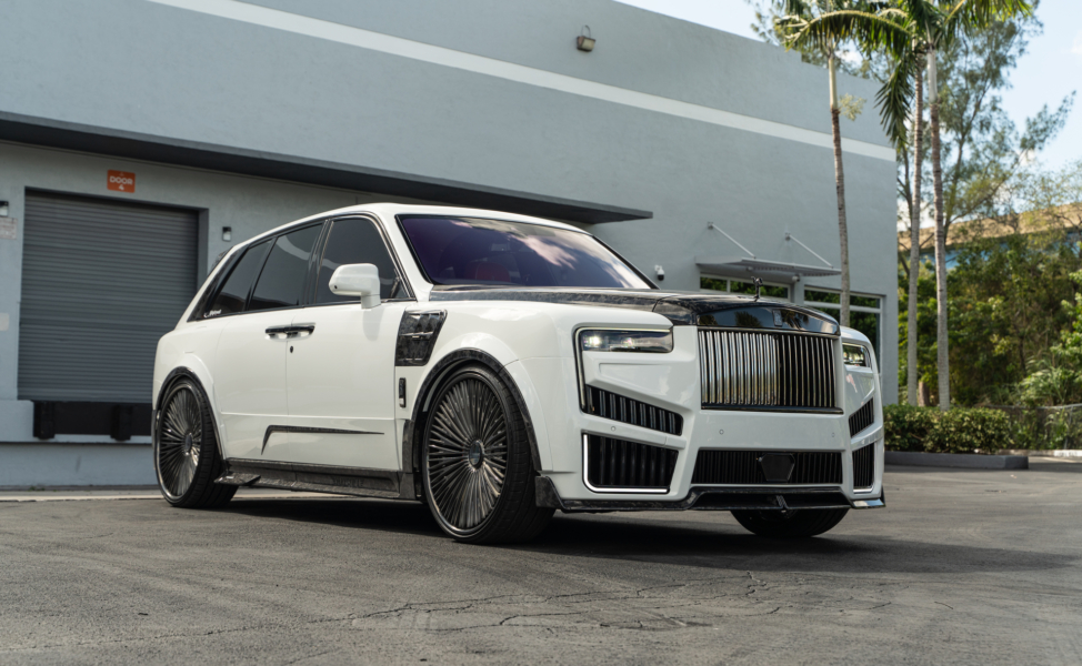 Rolls Royce Cullinan on Mansory Wheels and Body