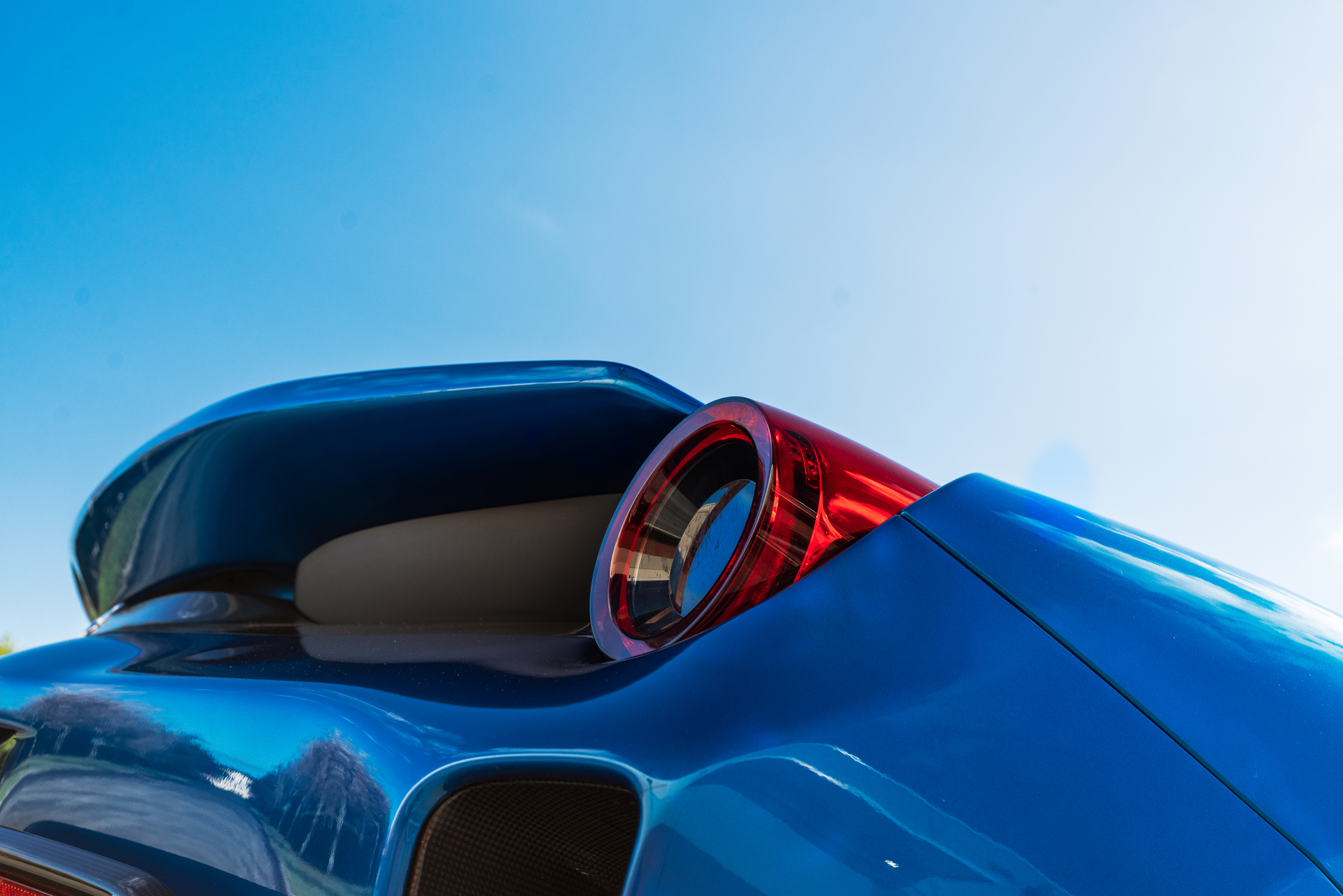 Ferrari 488 Pista on 1886 Wheels