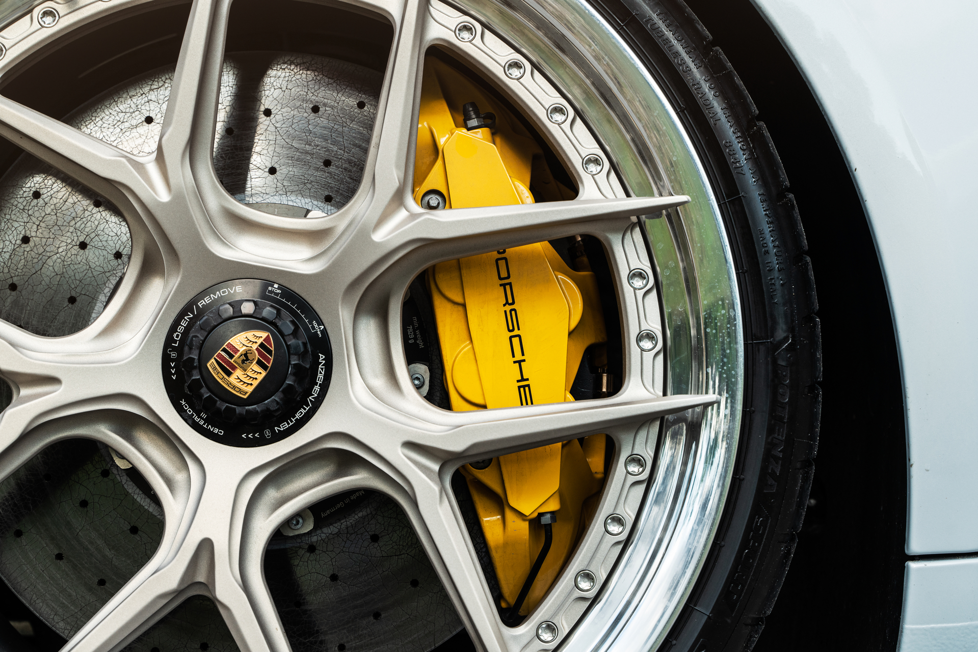 Porsche 992 GTS on HRE S101SC