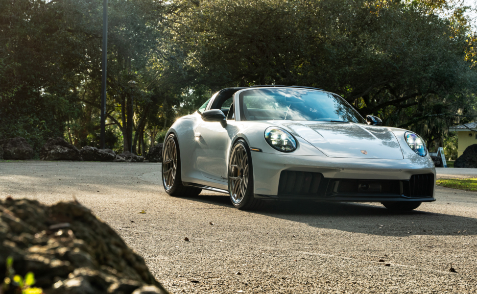 Porsche 992 GTS on HRE S101SC