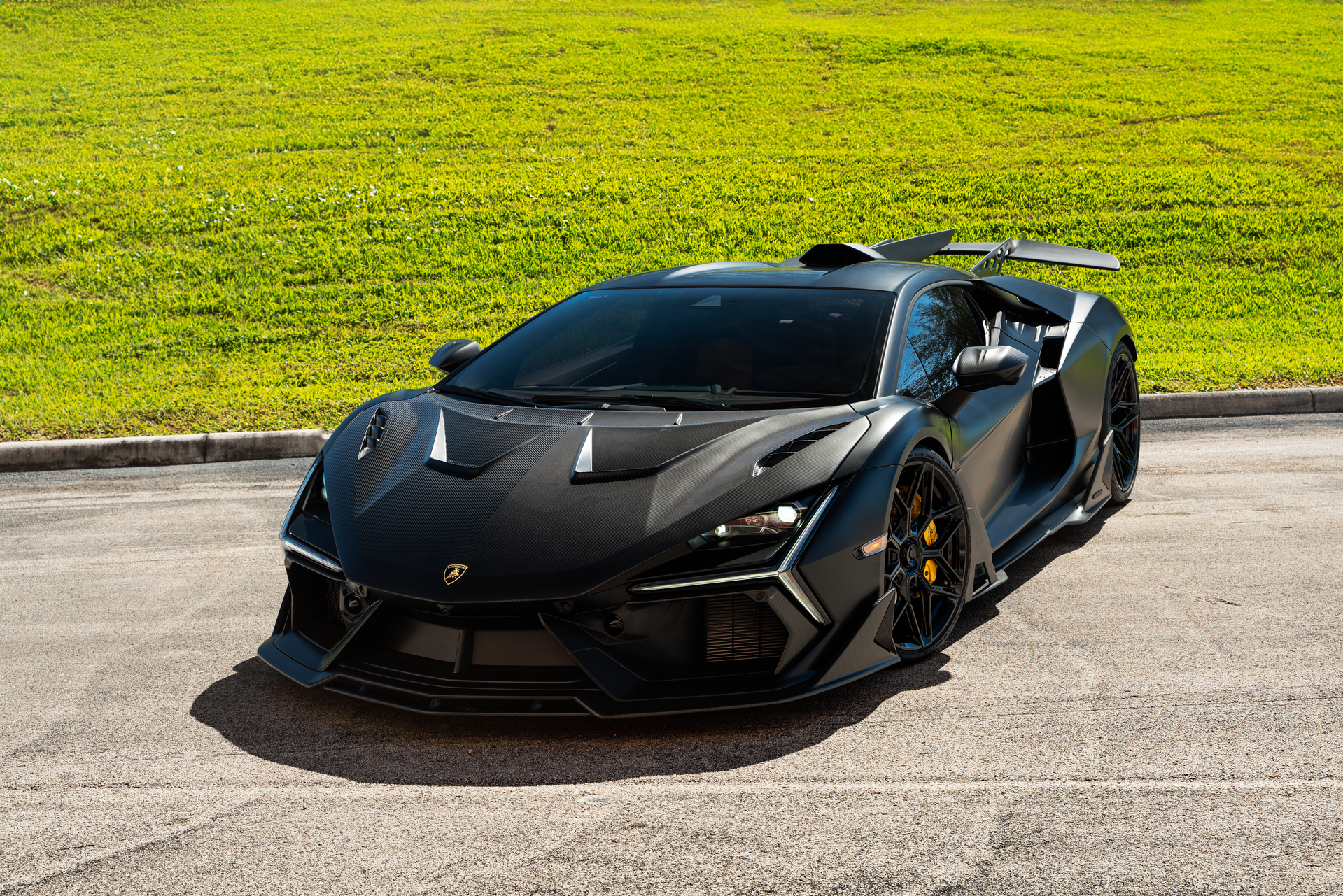 Lamborghini Revuelto on Duke Dynamics Aero Kit.