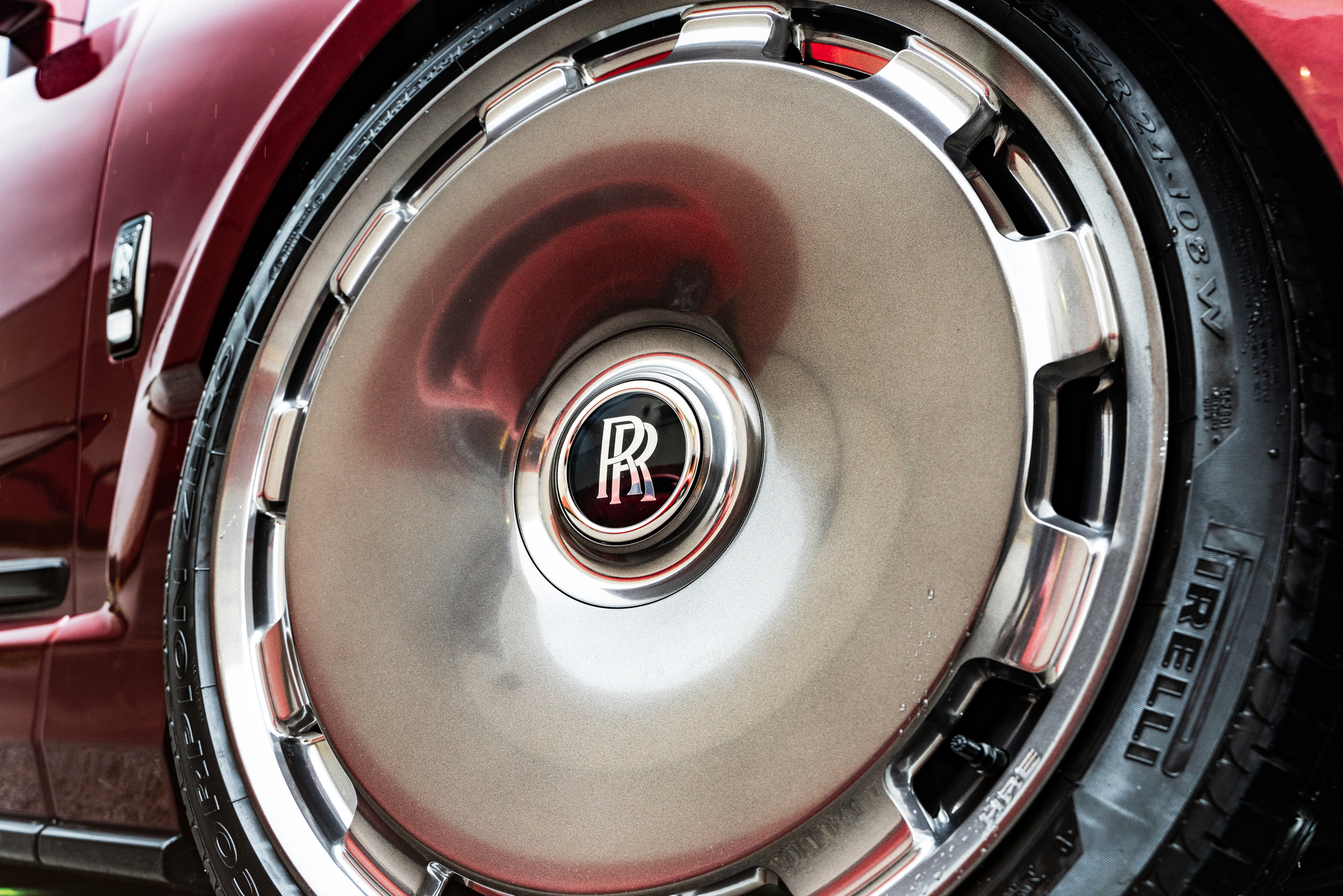 Rolls Royce Cullinan on Urban Body Kit.