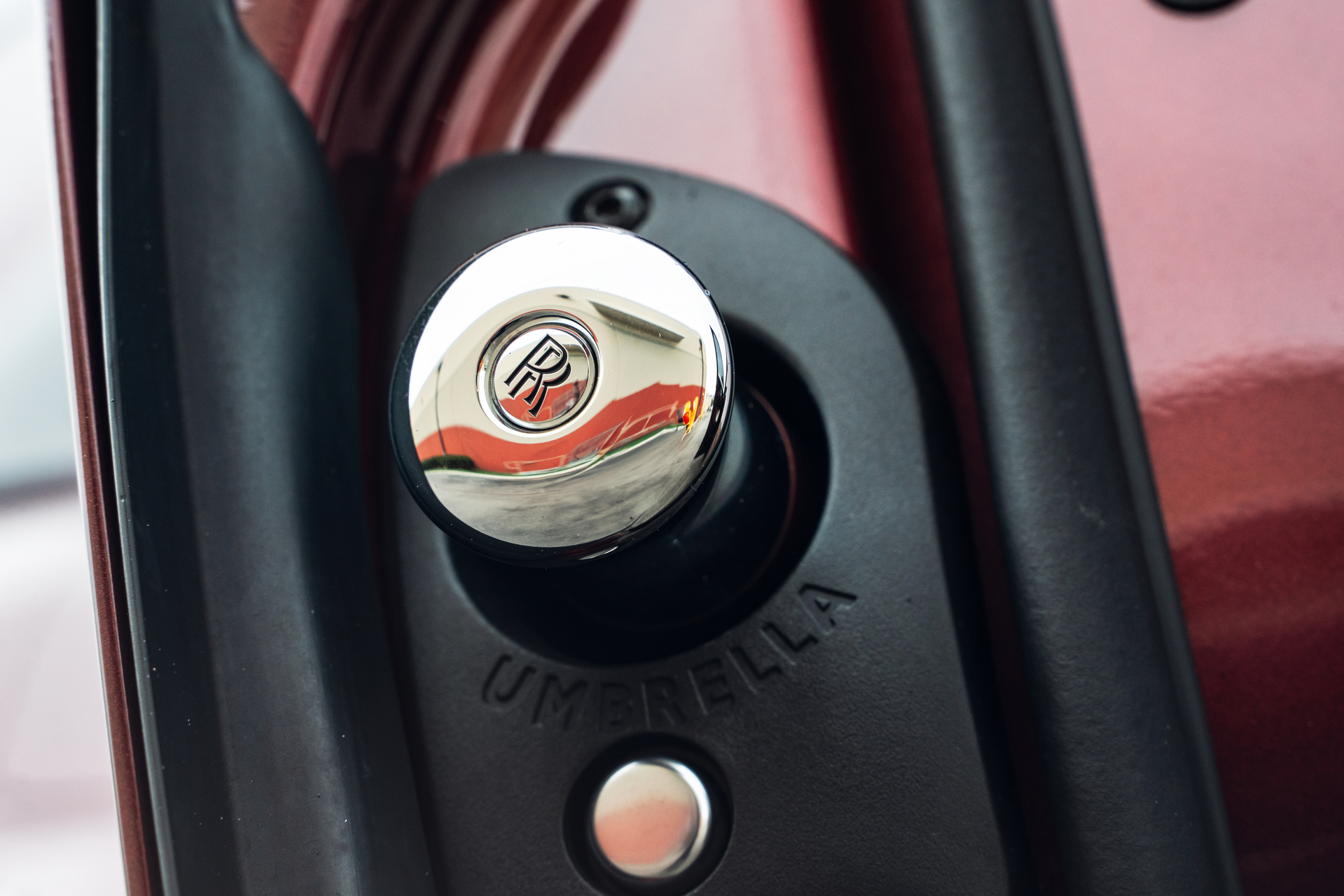 Rolls Royce Cullinan on Urban Body Kit.