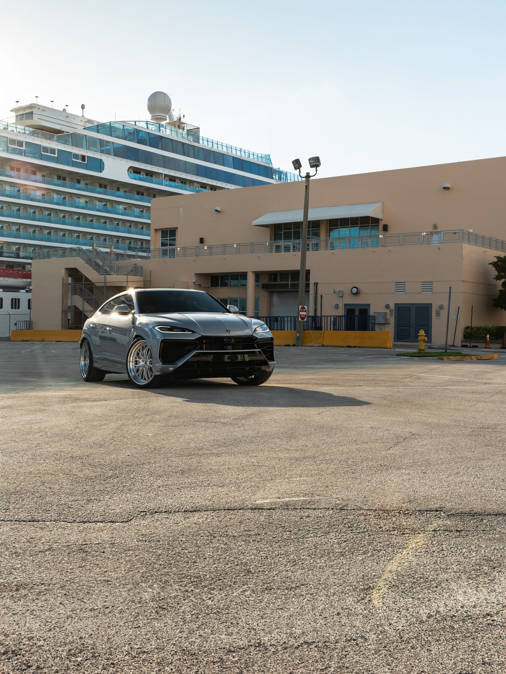 Lamborghini URUS on 1886 Wheels