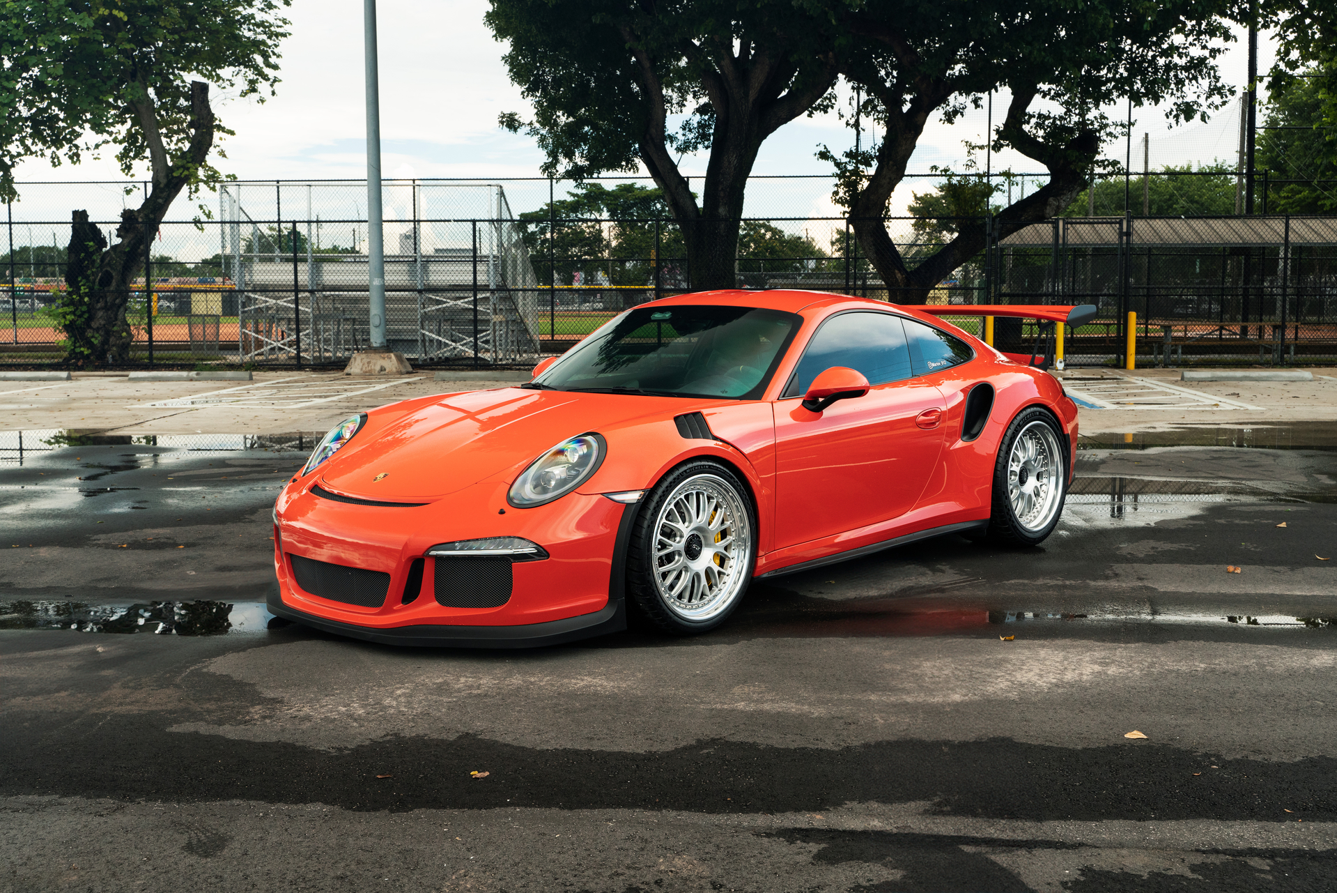 Porsche 992 GT3 on 1886 wheels