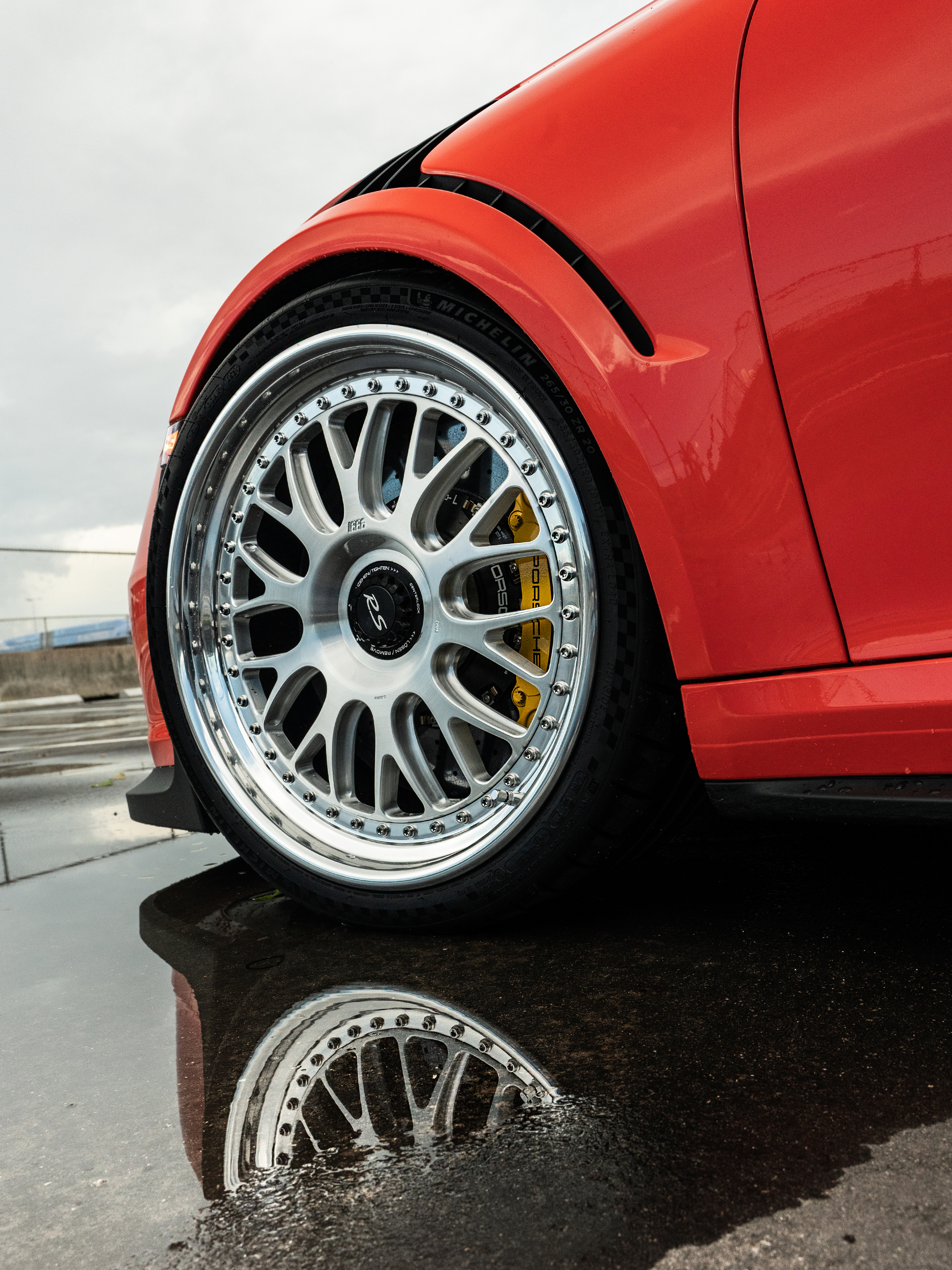 Porsche 992 GT3 on 1886 wheels