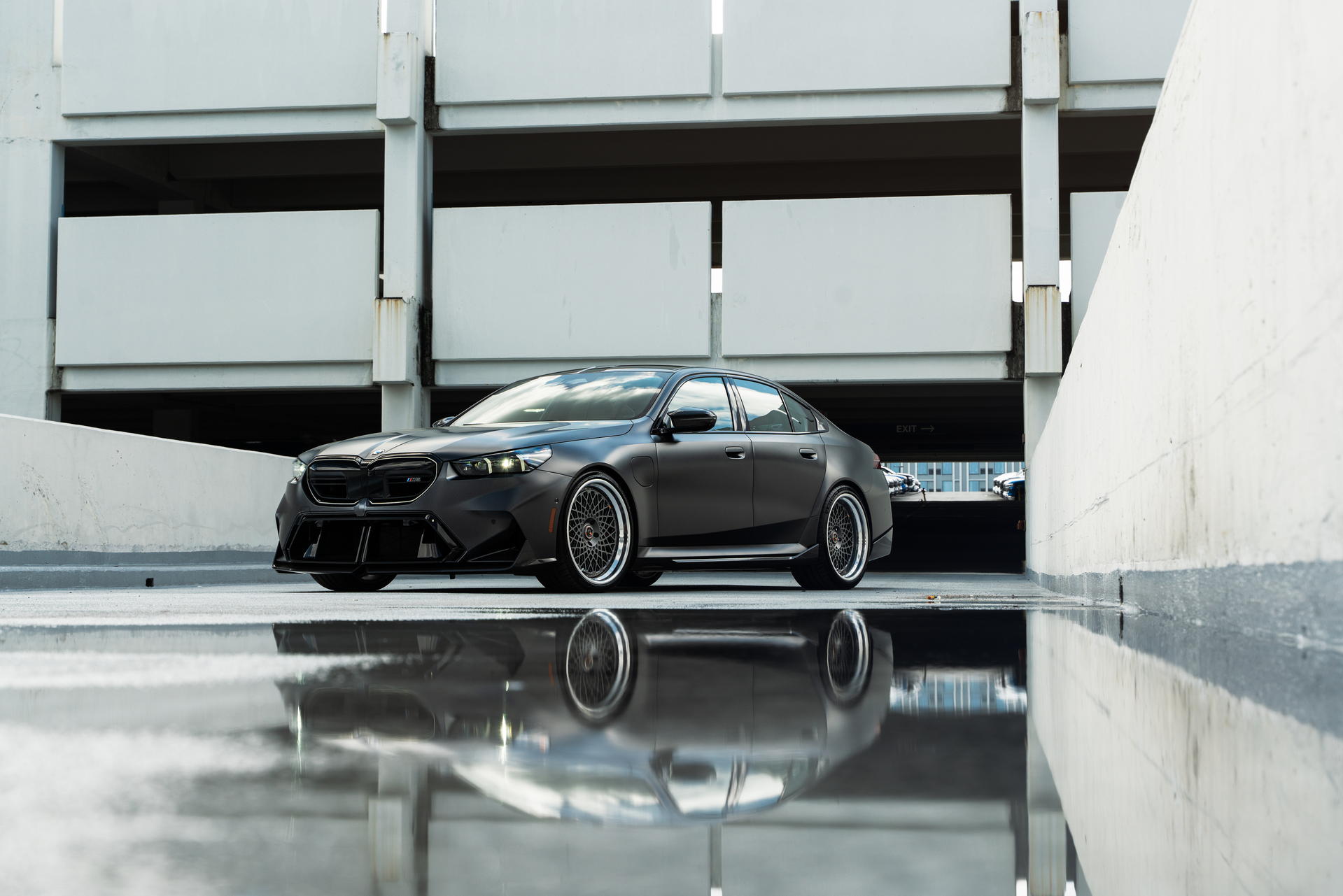 BMW G90 M5 on 1886 Wheels