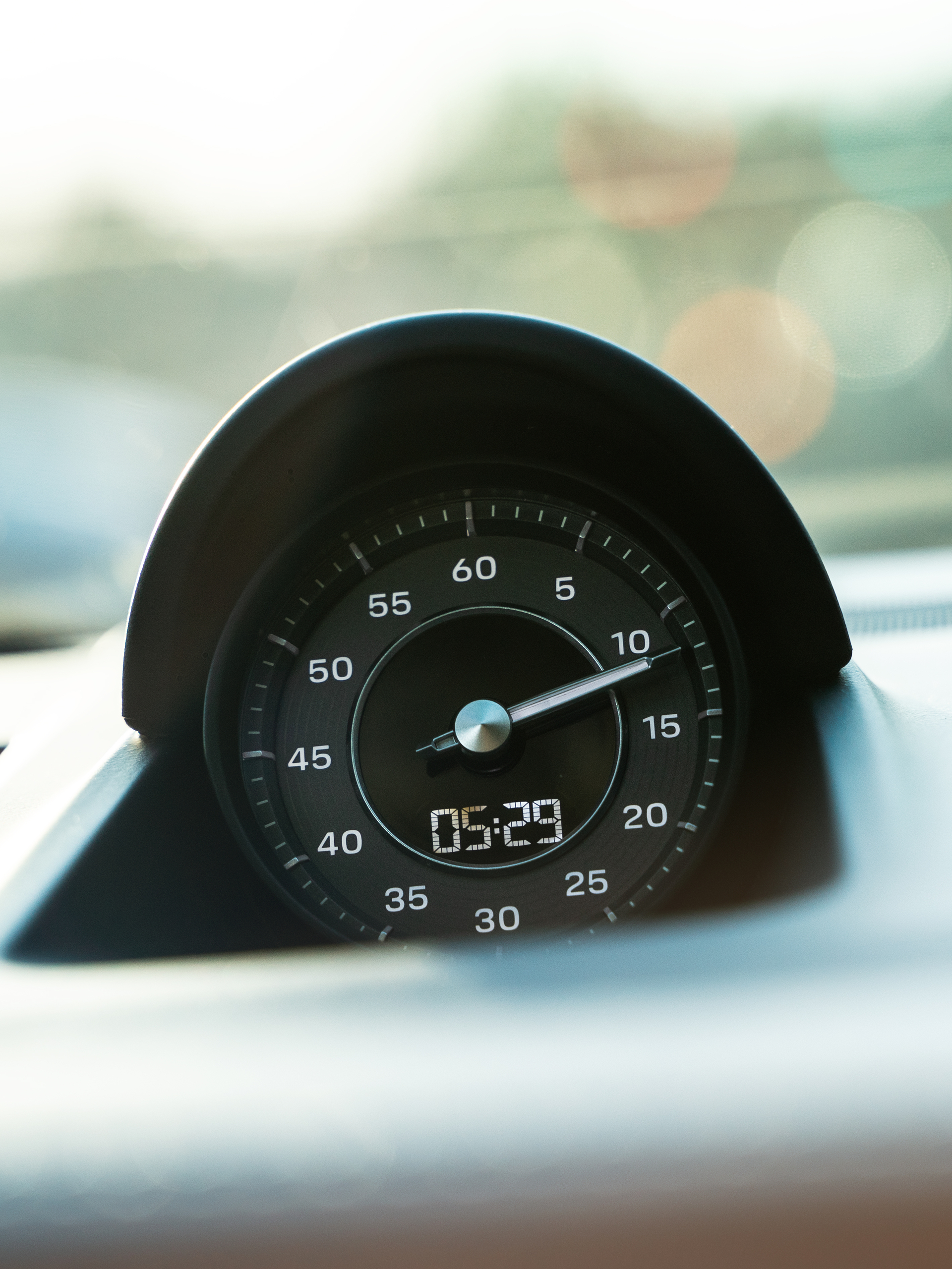 Riviera Blue Porsche 992 on HRE 520