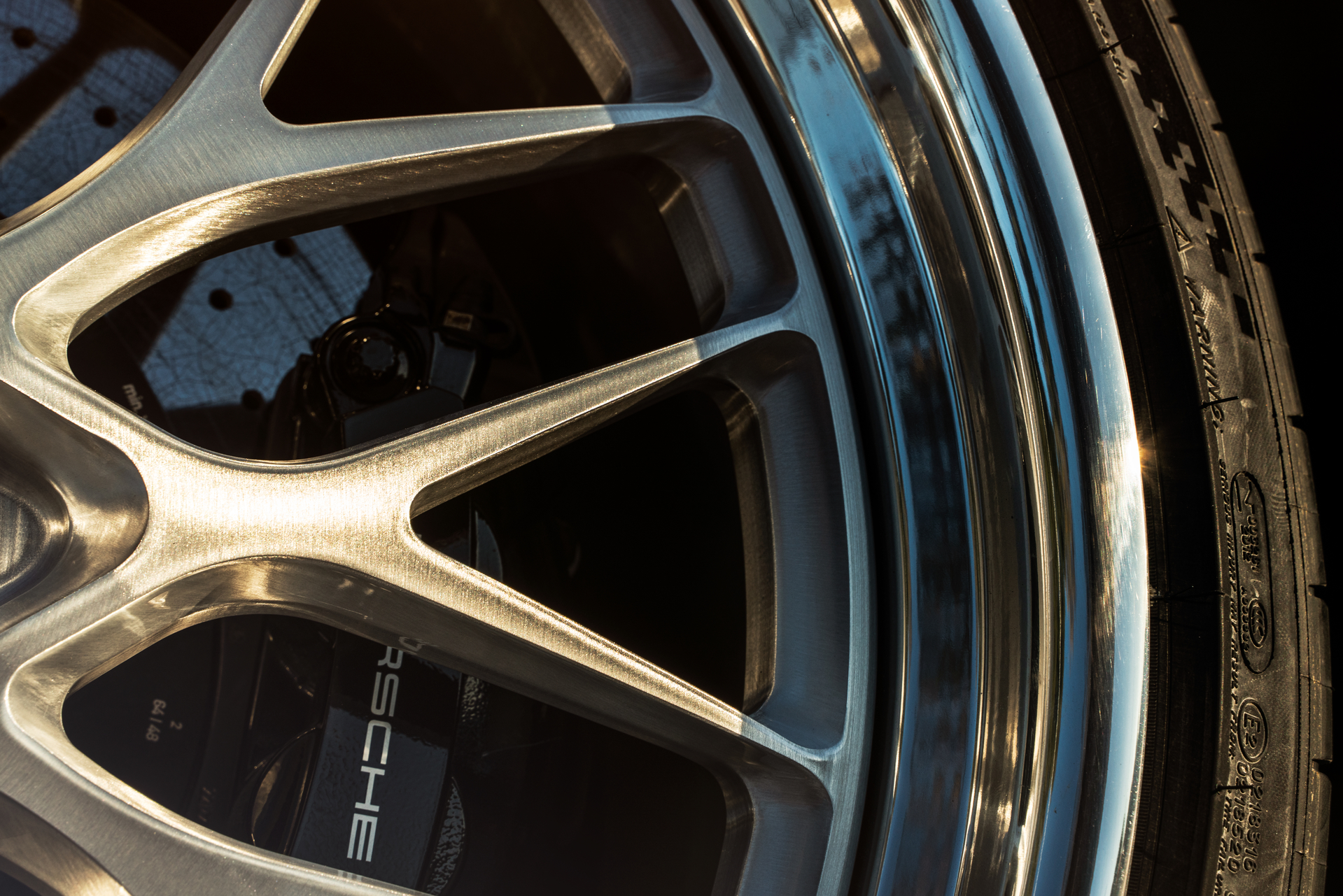 Riviera Blue Porsche 992 on HRE 520