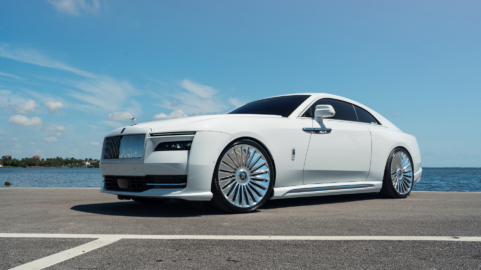 Rolls-Royce Spectre | English White | on 1886 G100 | Brushed Clear