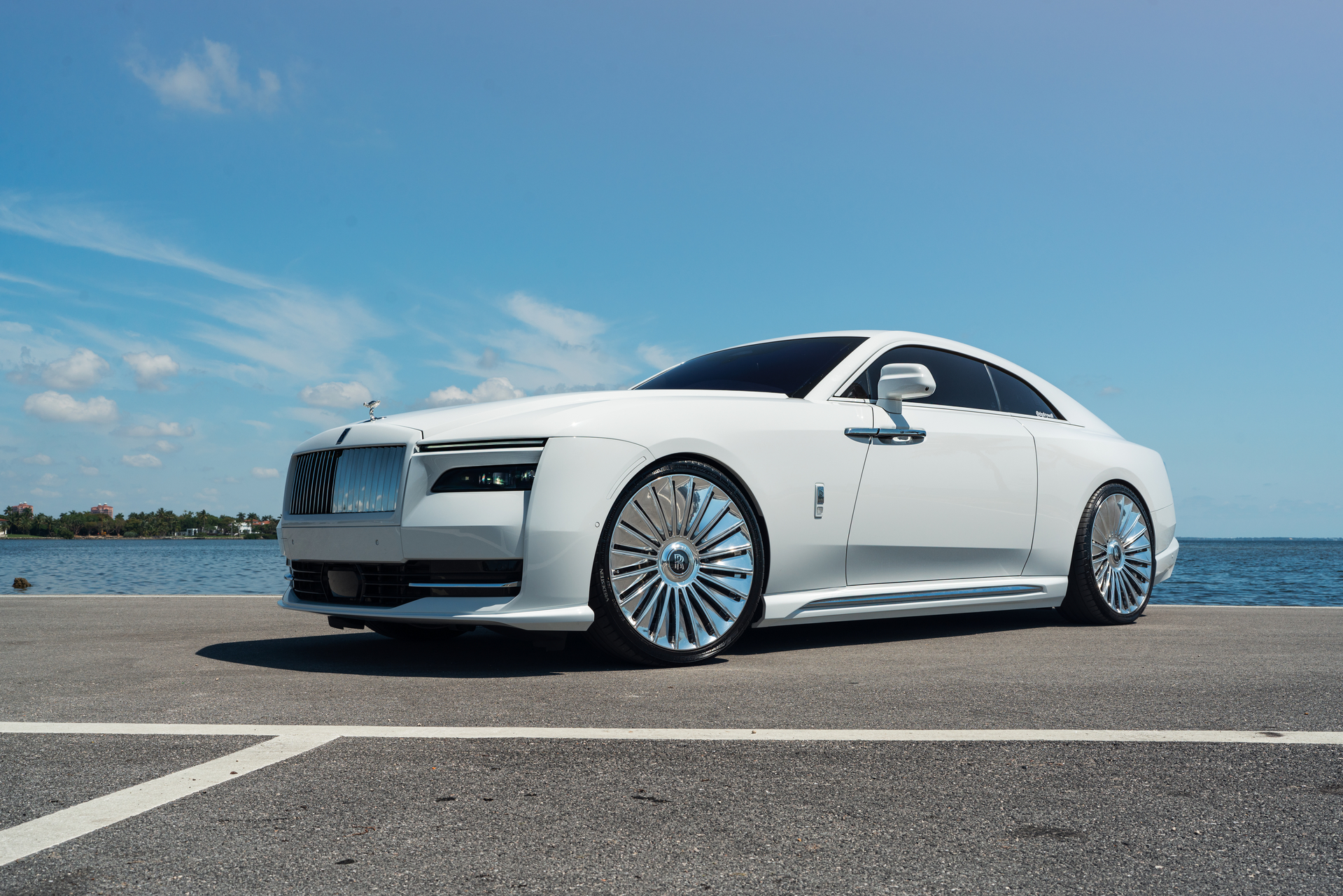Rolls Royce Spectre on 1886 G100 Wheels