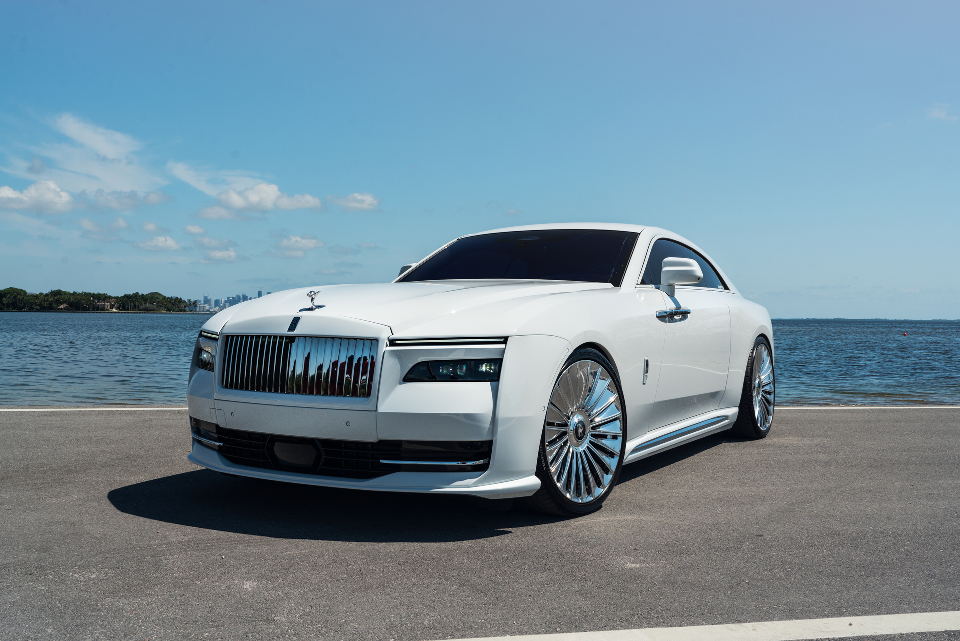 Rolls Royce Spectre on 1886 G100 Wheels