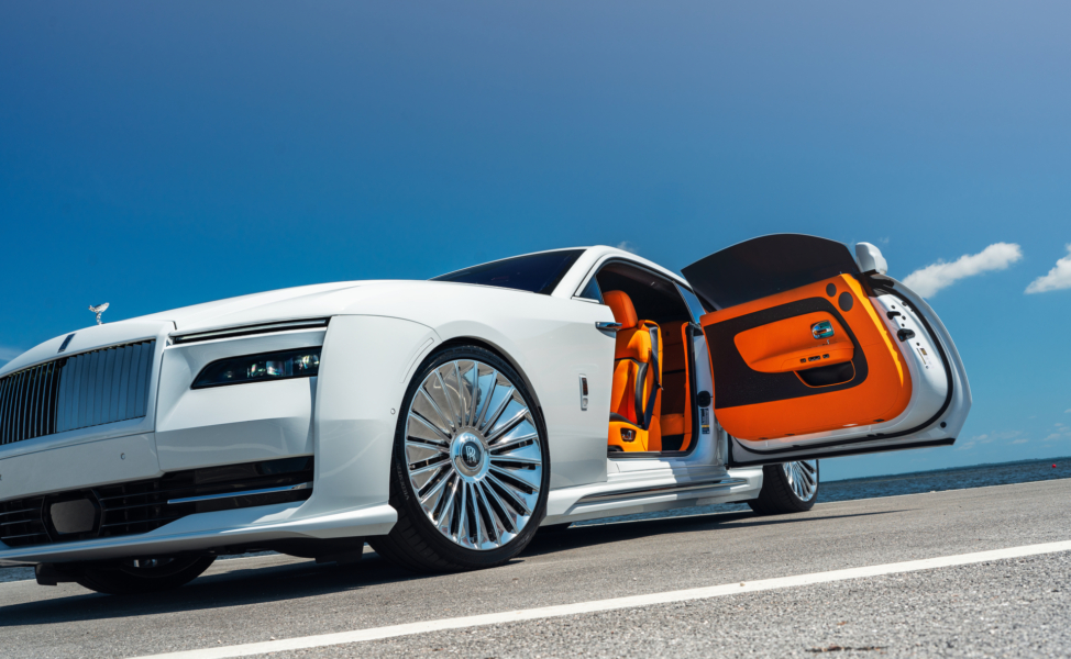 Rolls Royce Spectre on 1886 G100 Wheels