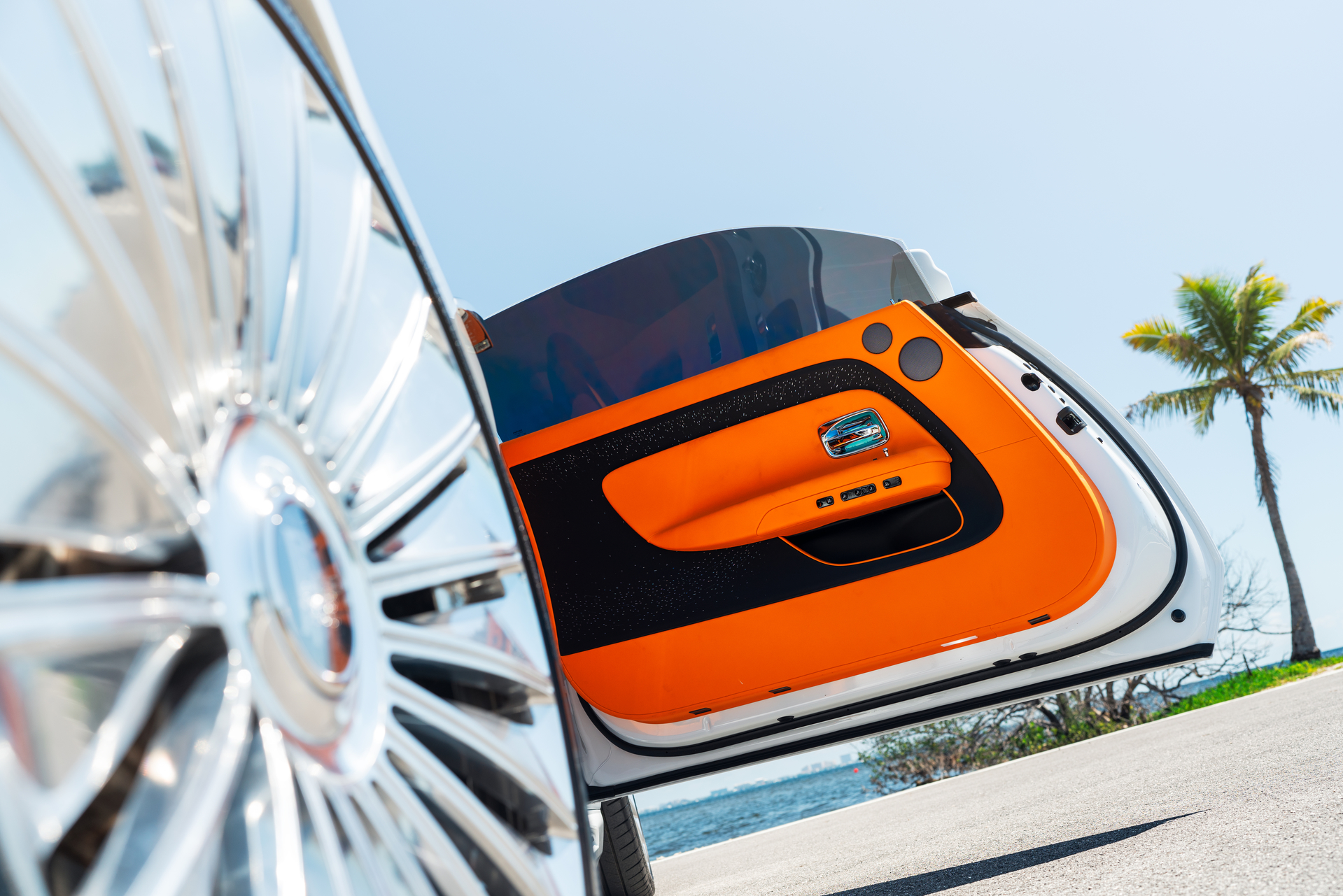 Rolls Royce Spectre on 1886 G100 Wheels